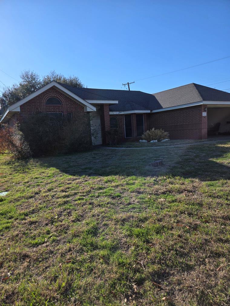 2607 Cherrylawn DR, Taylor, TX 76574 photo 3
