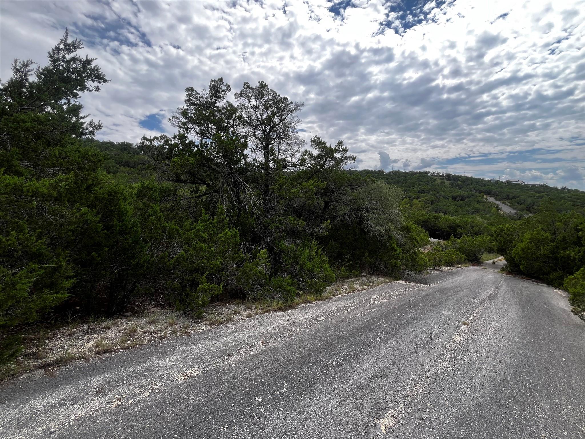 21307 Wyoming PASS, Lago Vista, TX 78645 photo 4