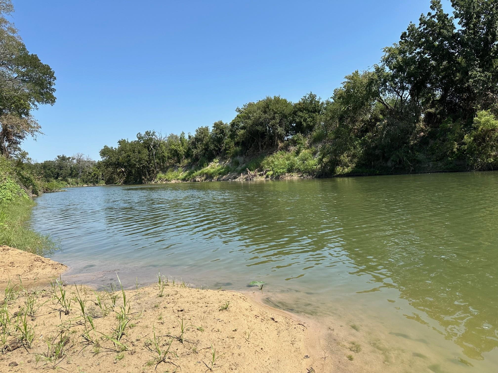 105 Winding River RD, Kempner, TX 76539 photo 2