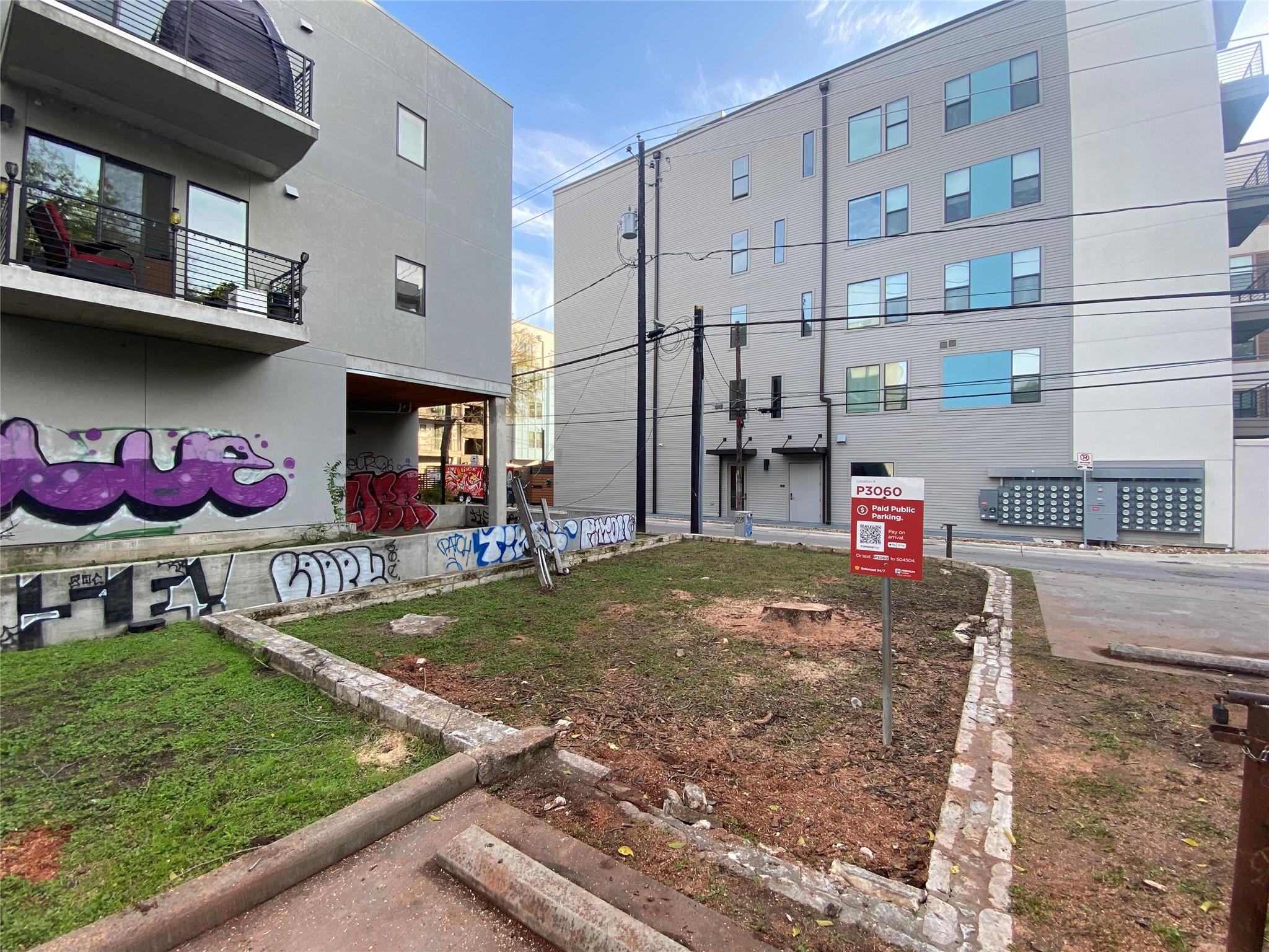 1613 7th ST, Austin, TX 78702 photo 3