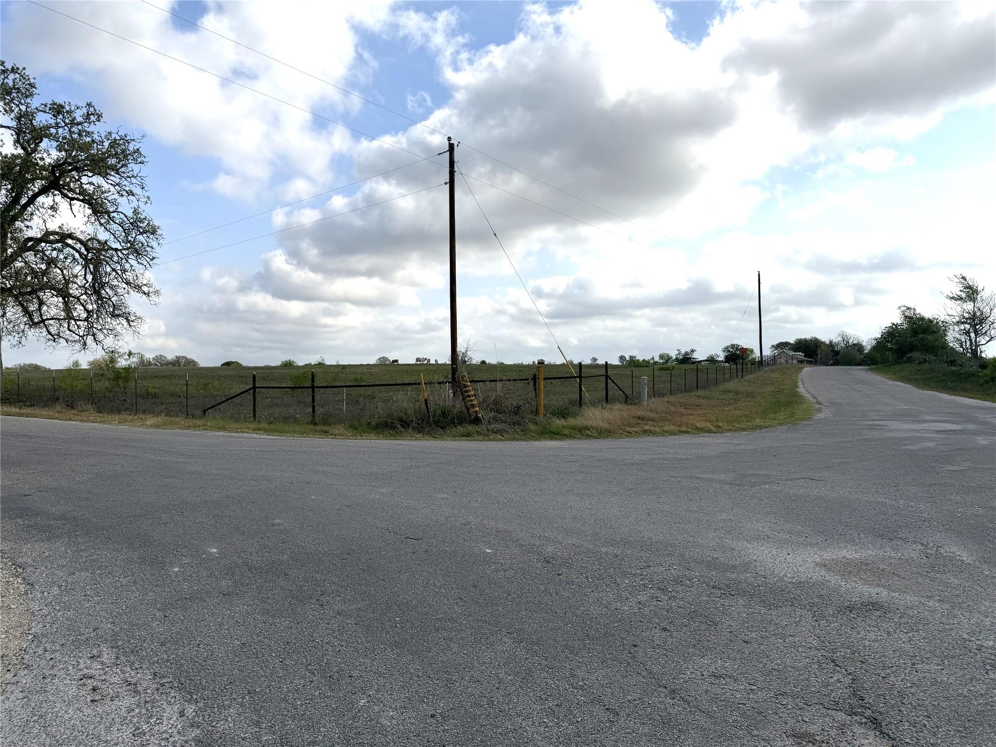 000 Old Kelley RD, Lockhart, TX 78644 photo 2