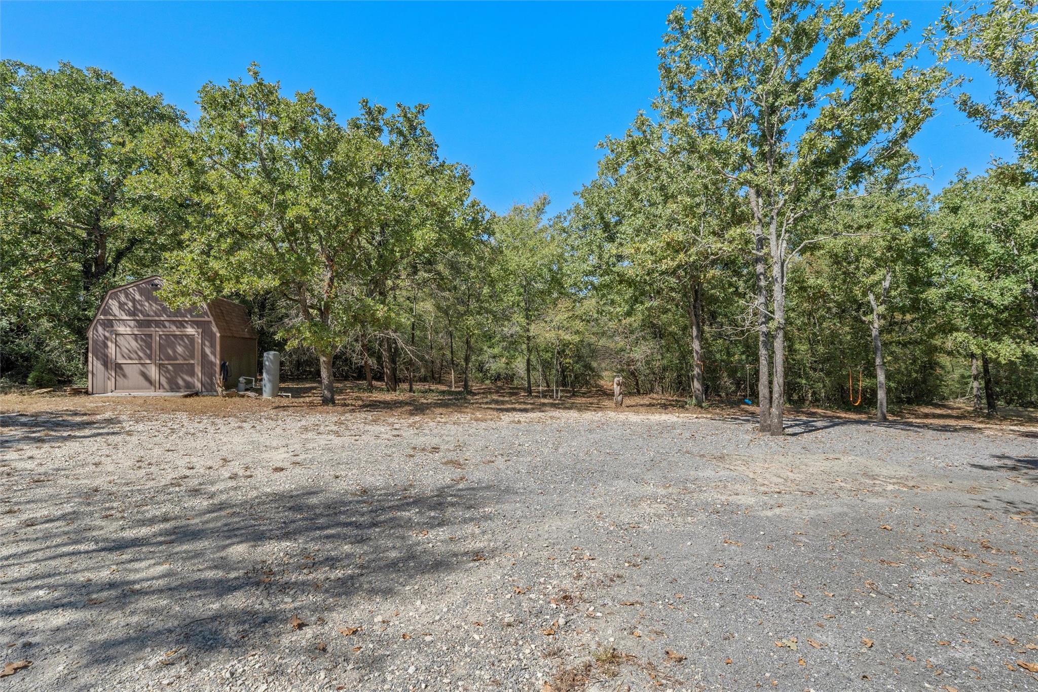 19597 Staceys Landing RD, Thornton, TX 76687 photo 5