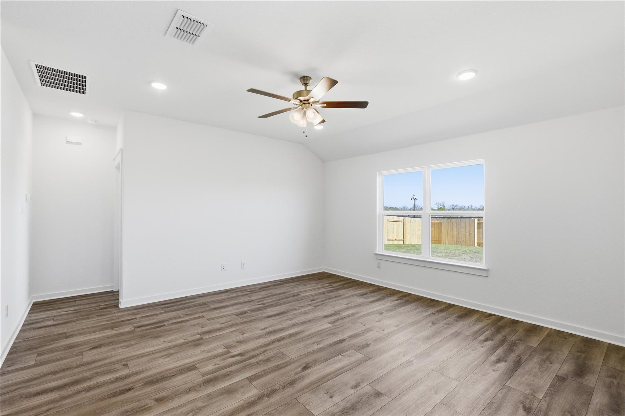 191 Oriole ST, Kyle, TX 78640 photo 4