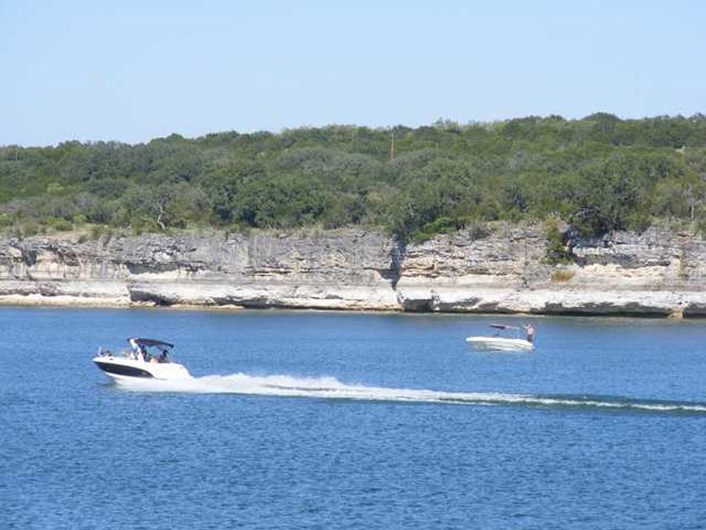 4209 Rock Canyon CV, Marble Falls, TX 78654 photo 2