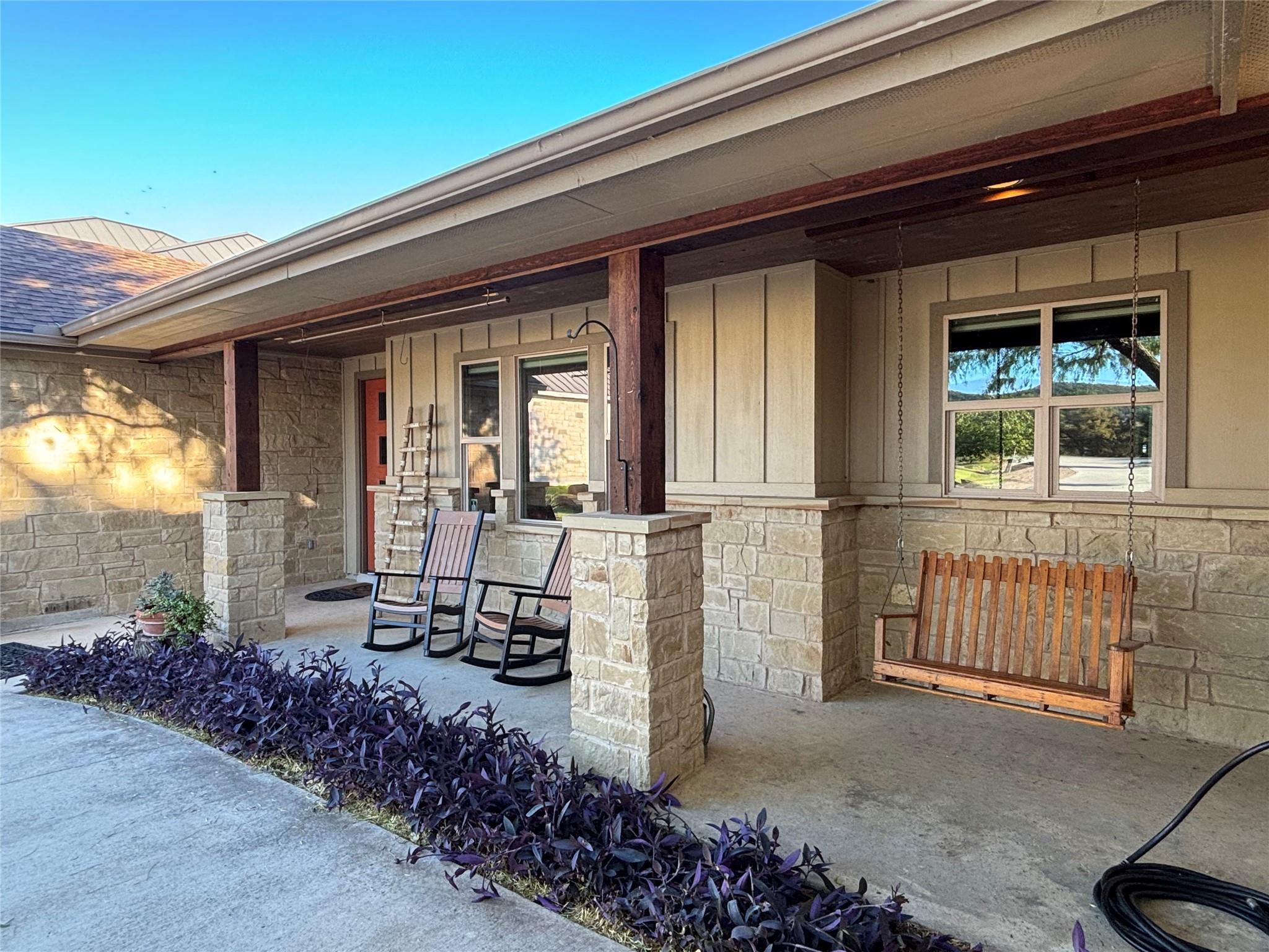 131 Primera CT, Burnet, TX 78611 photo 2