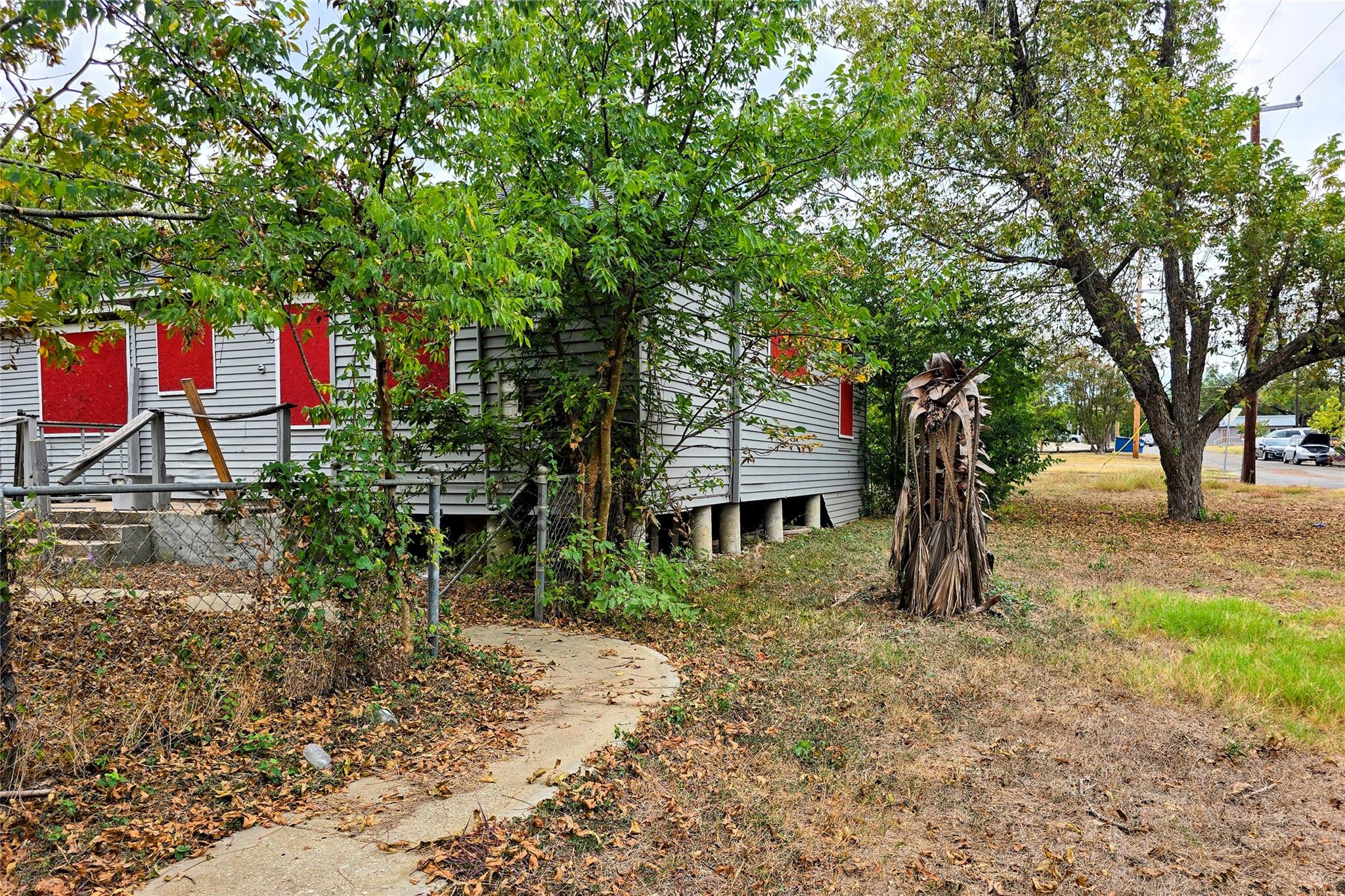 914 Porter ST, Taylor, TX 76574 photo 5