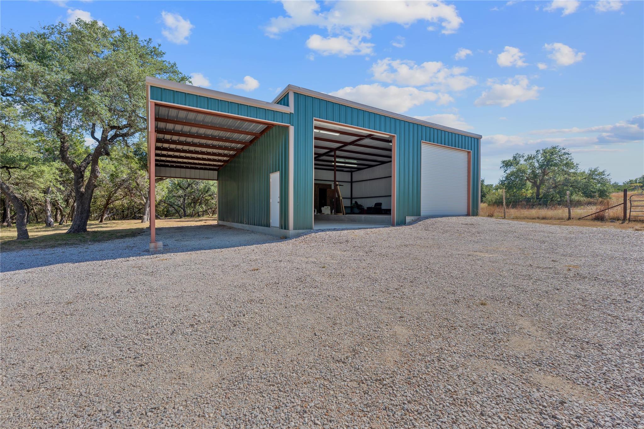 217 Southern DR, Johnson City, TX 78636 photo 2