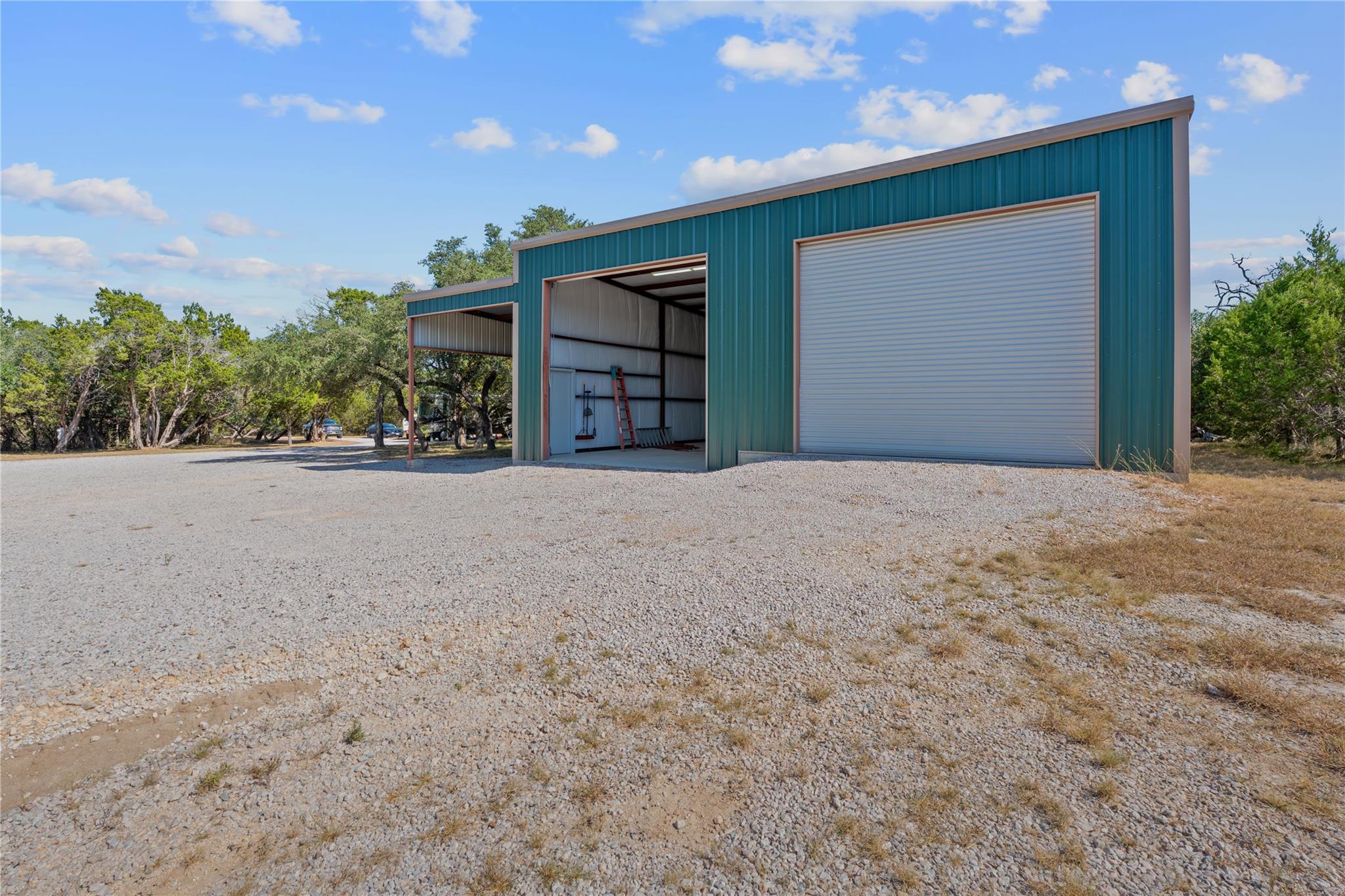 217 Southern DR, Johnson City, TX 78636 photo 3