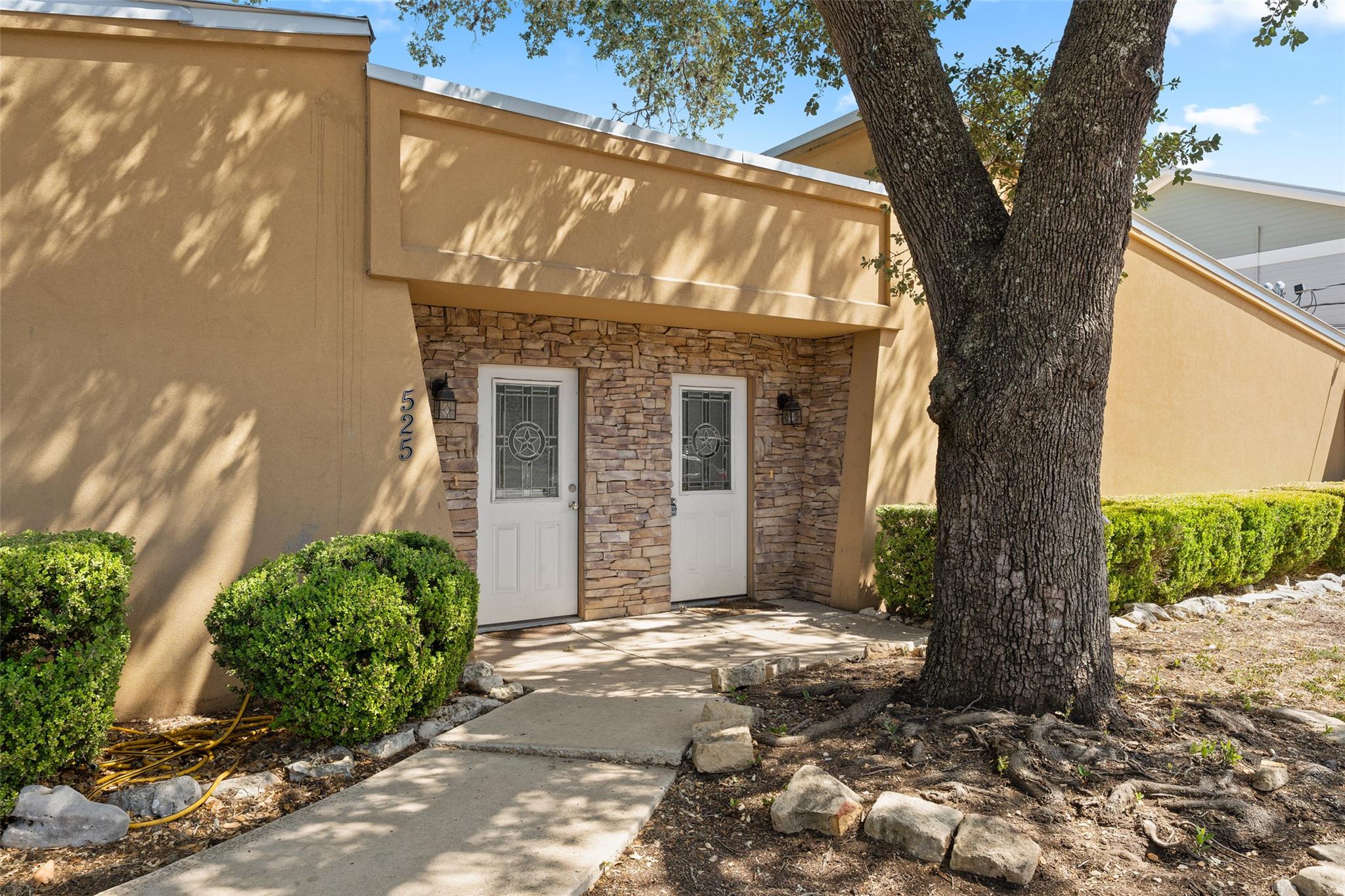 521 & 525 Hutchison ST, San Marcos, TX 78666 photo 4