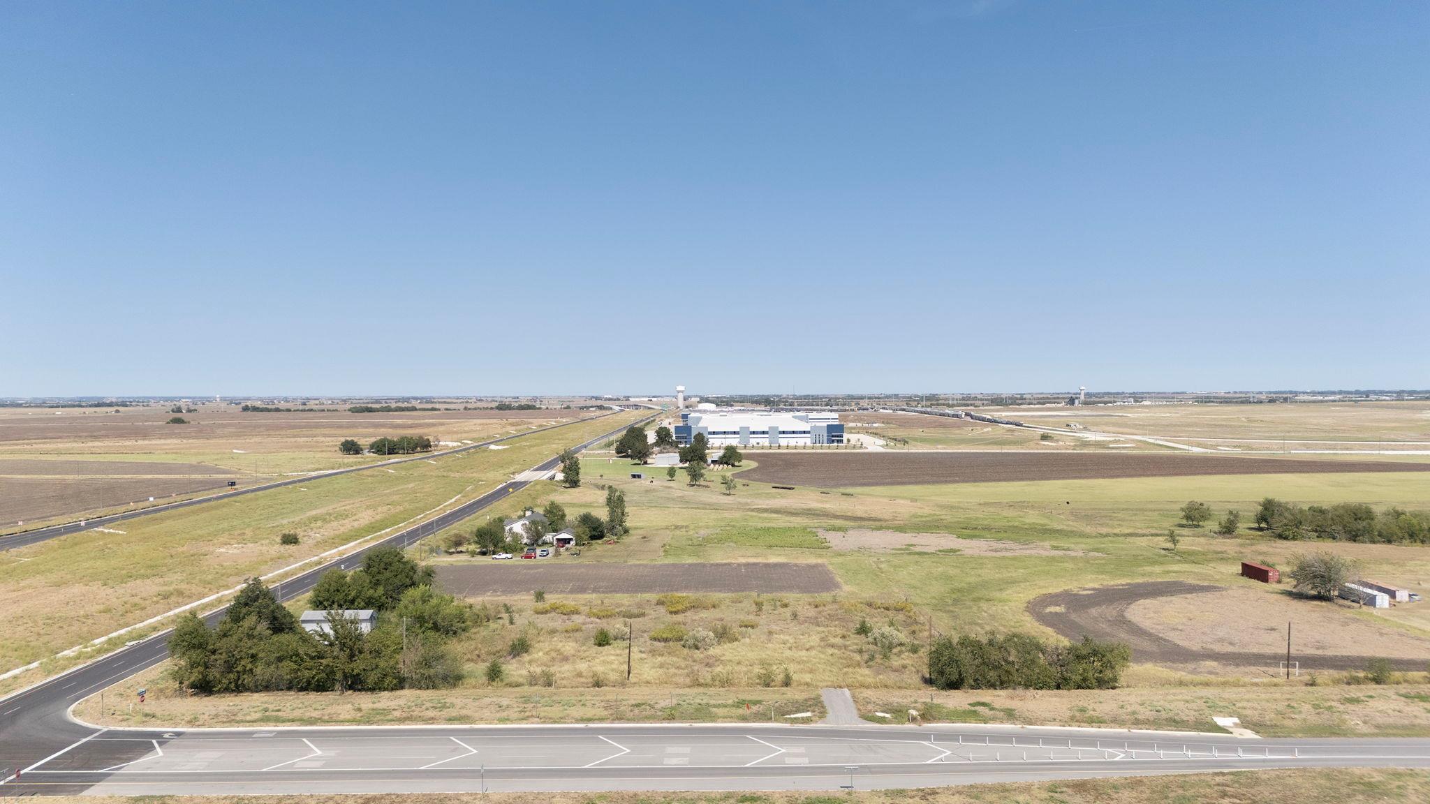 1451 Fm 3349 RD, Taylor, TX 76574 photo 5