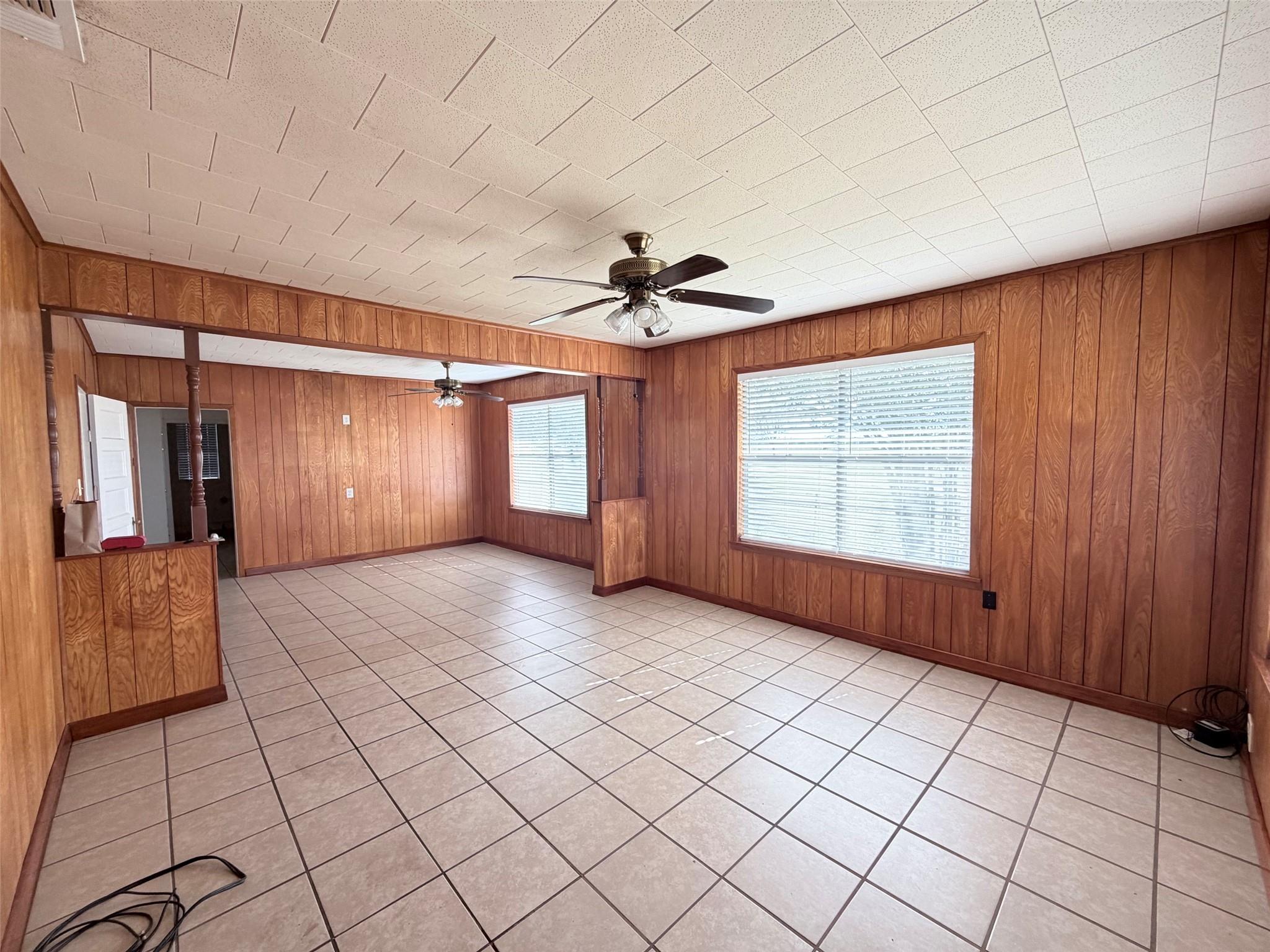 500 Greasy BND, Smithville, TX 78957 photo 2