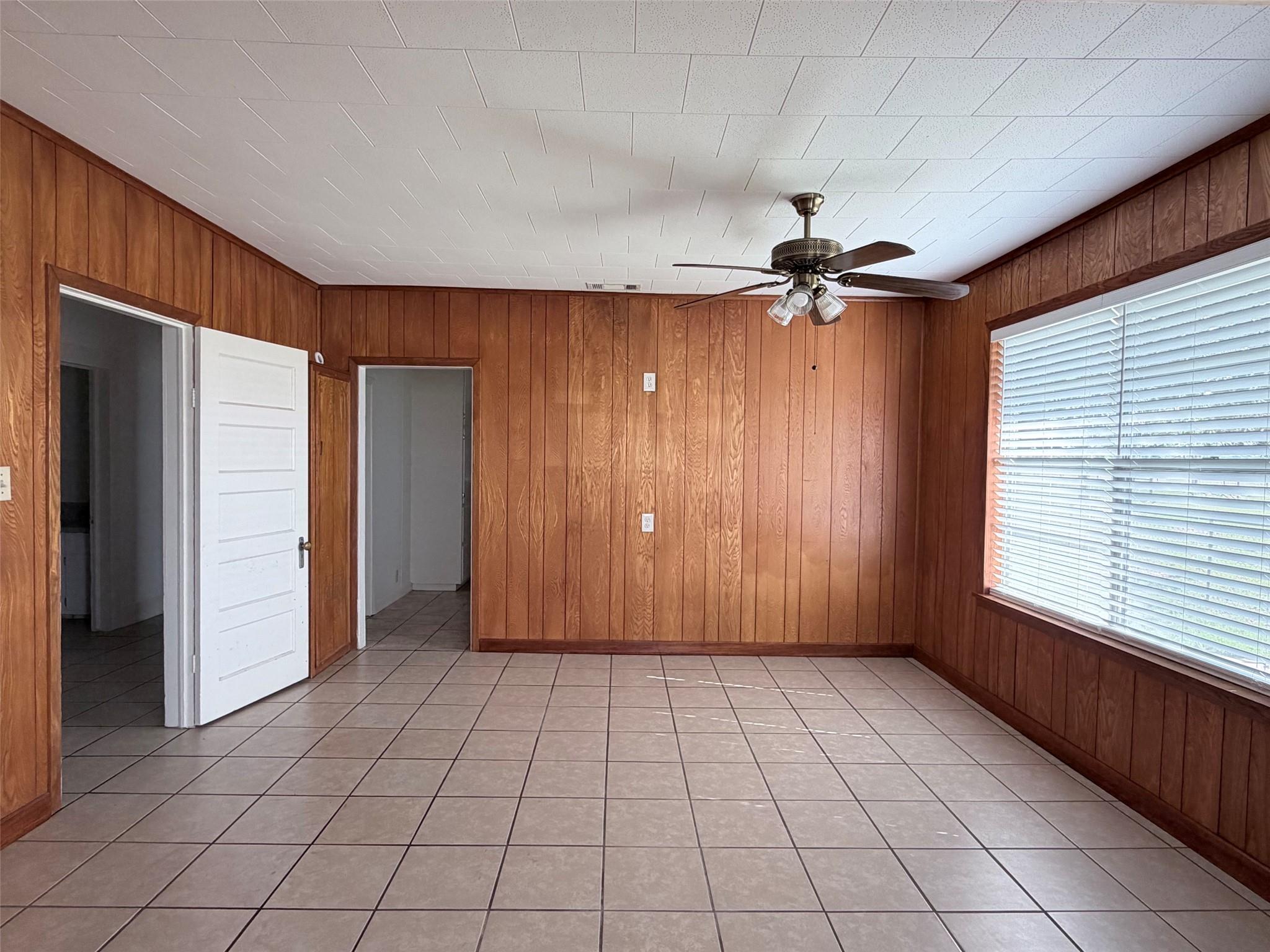 500 Greasy BND, Smithville, TX 78957 photo 4