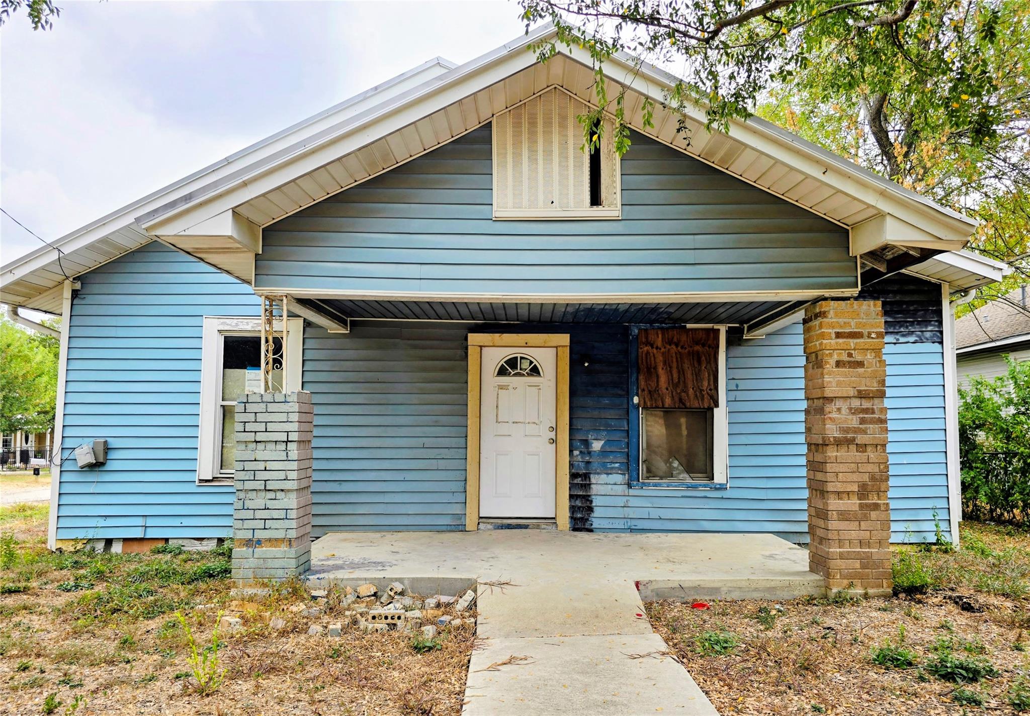 914 Porter &  901 W 5th, Taylor, TX 76574 photo 2