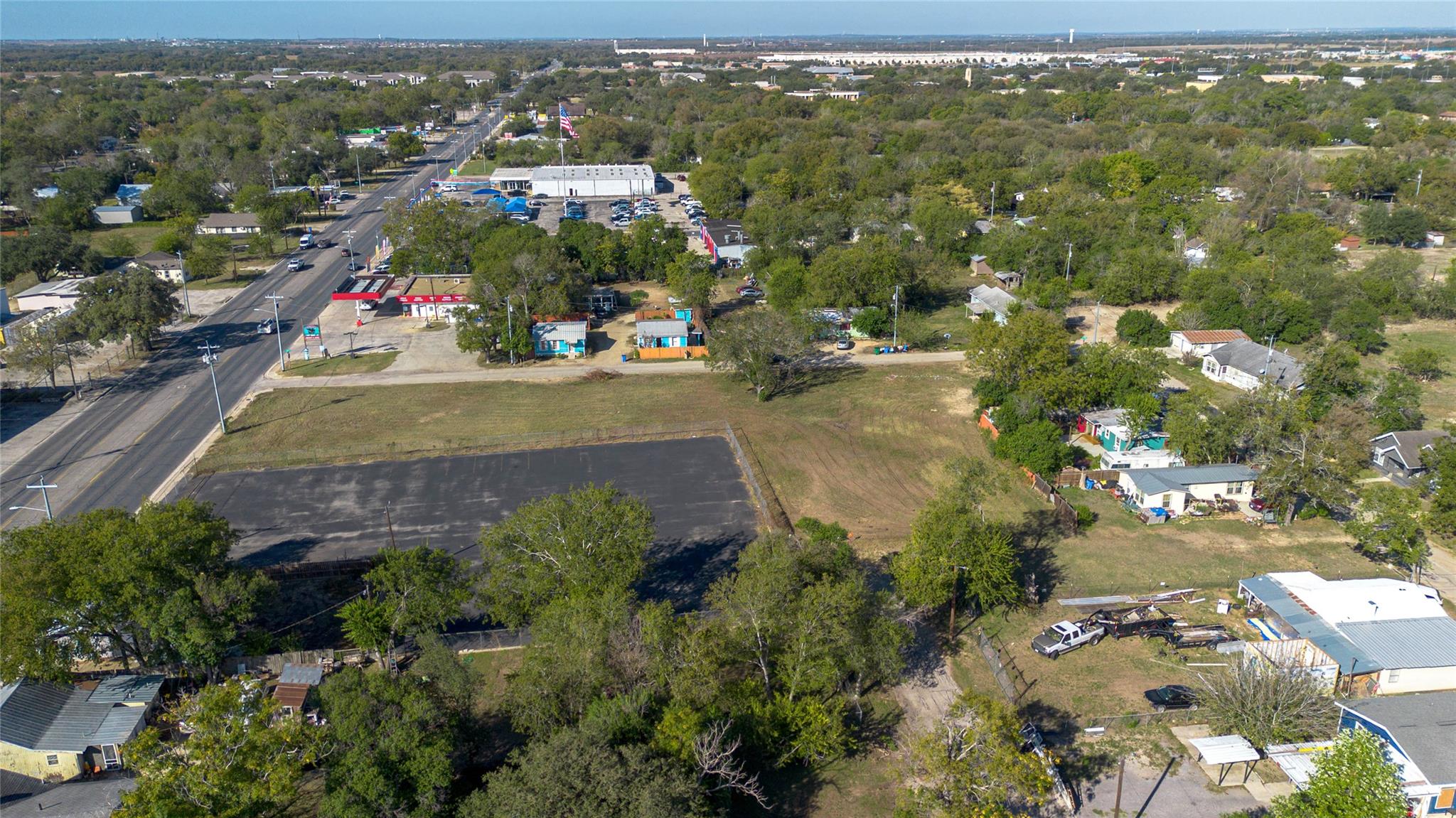 784 Court ST, Seguin, TX 78155 photo 3