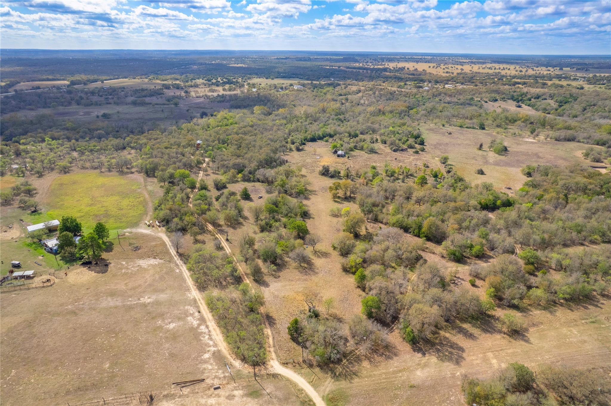 000 Armadillo LN, Bastrop, TX 78602 photo 2