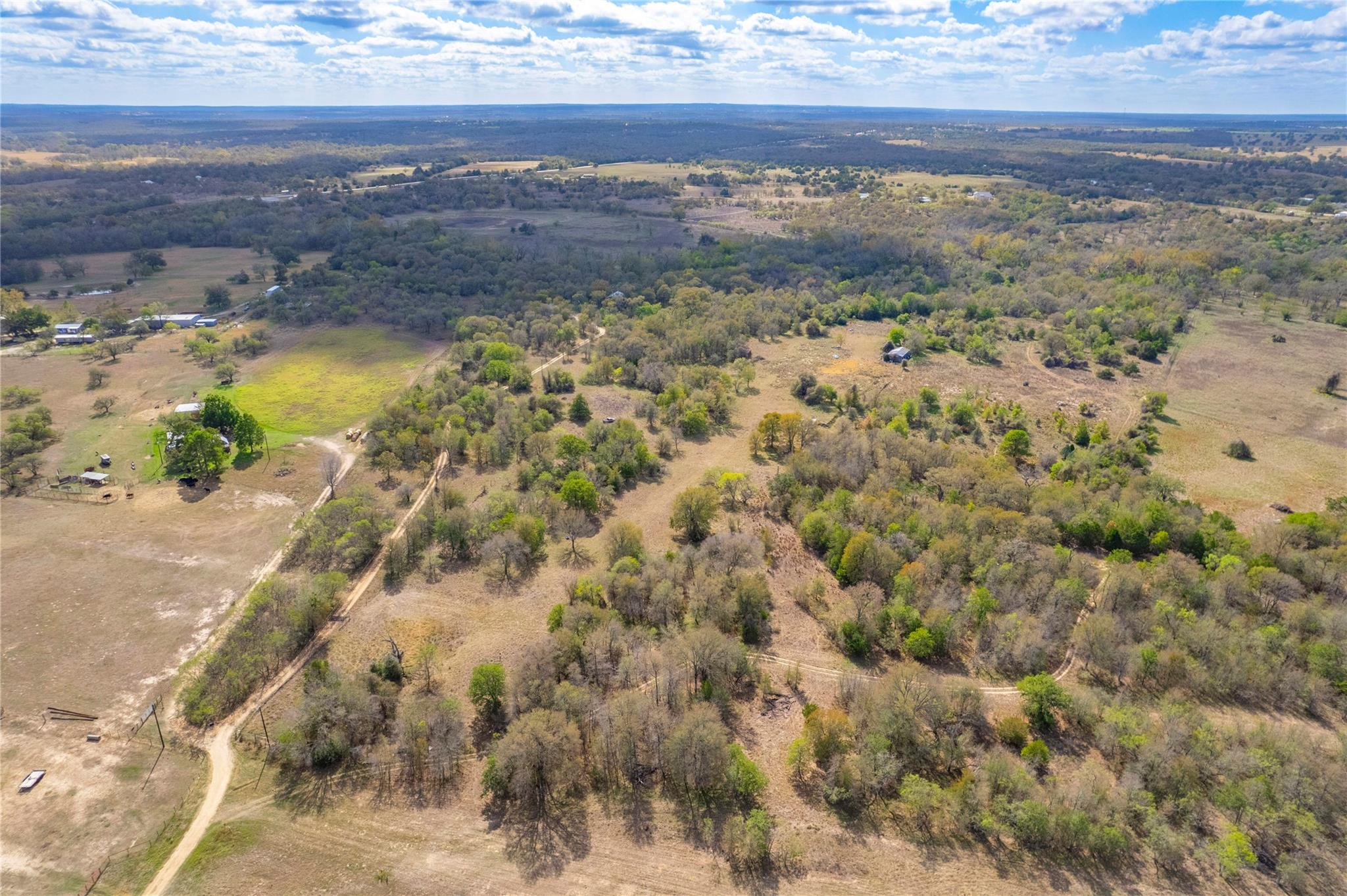 000 Armadillo LN, Bastrop, TX 78602 photo 4