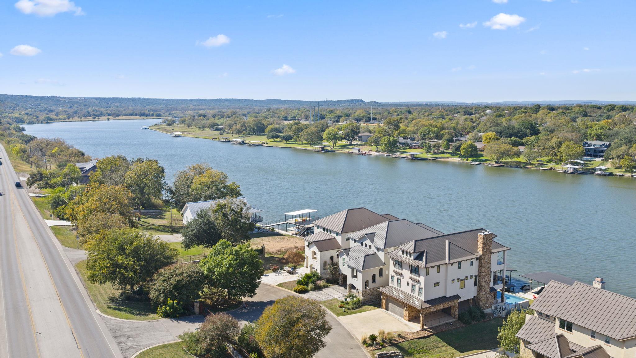 624 Waterside DR, Marble Falls, TX 78654 photo 2