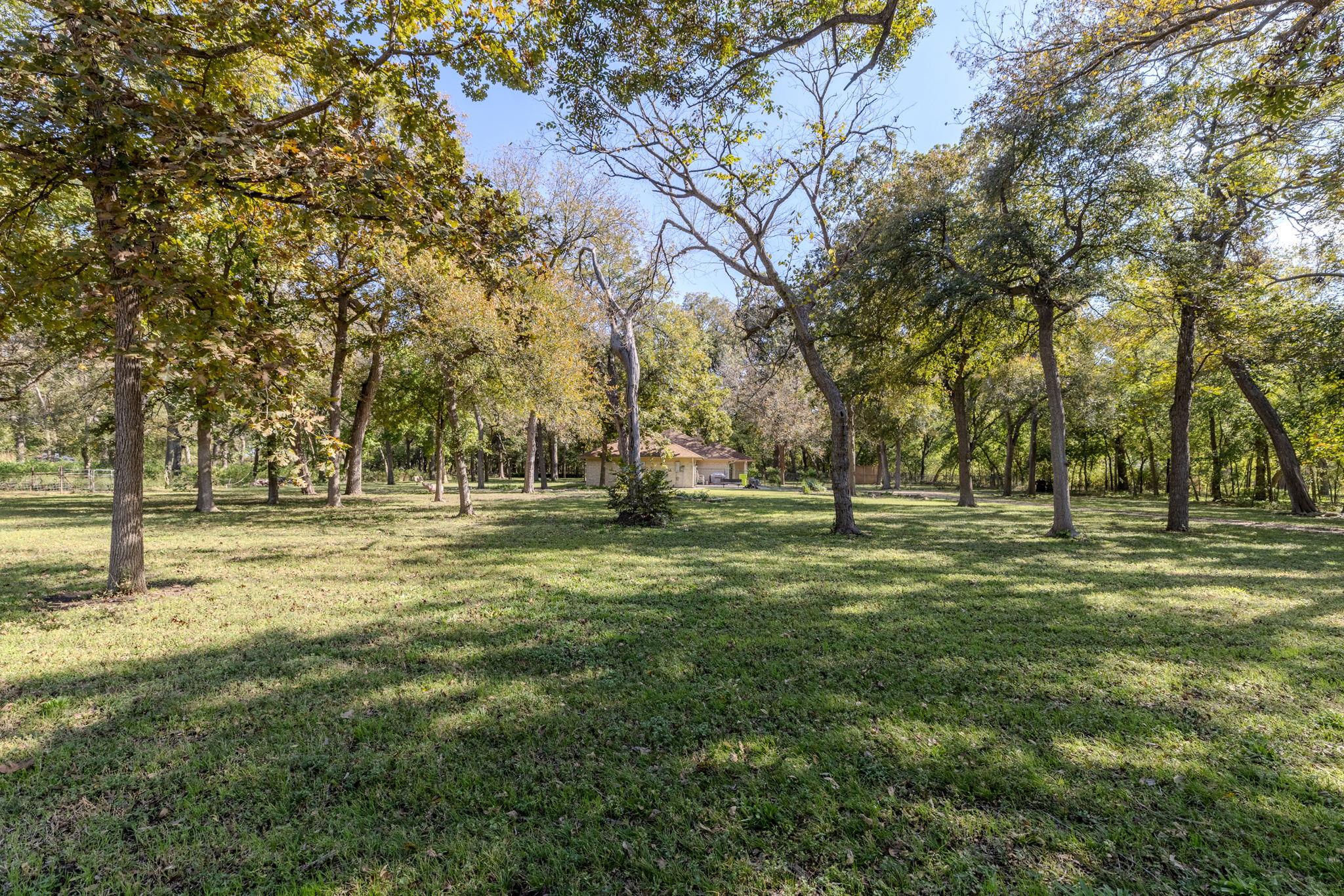 75 County Road 129, Taylor, TX 76574 photo 5