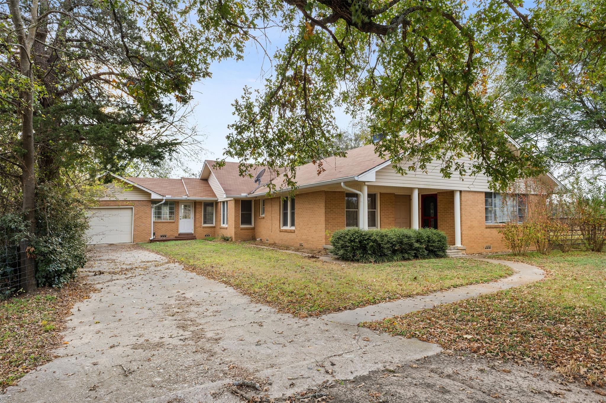 195 L County Road 852, Groesbeck, TX 75838 photo 2