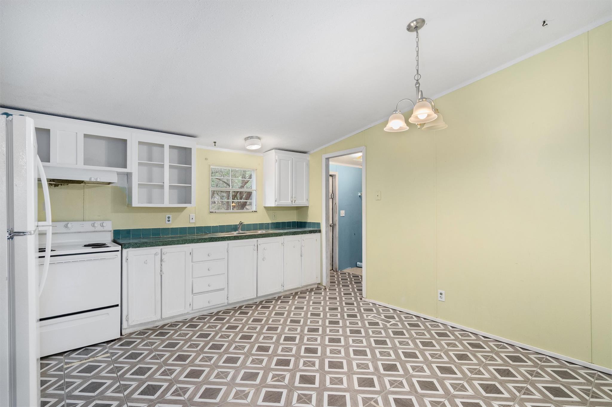743 Oak MDWS, San Marcos, TX 78666 photo 4
