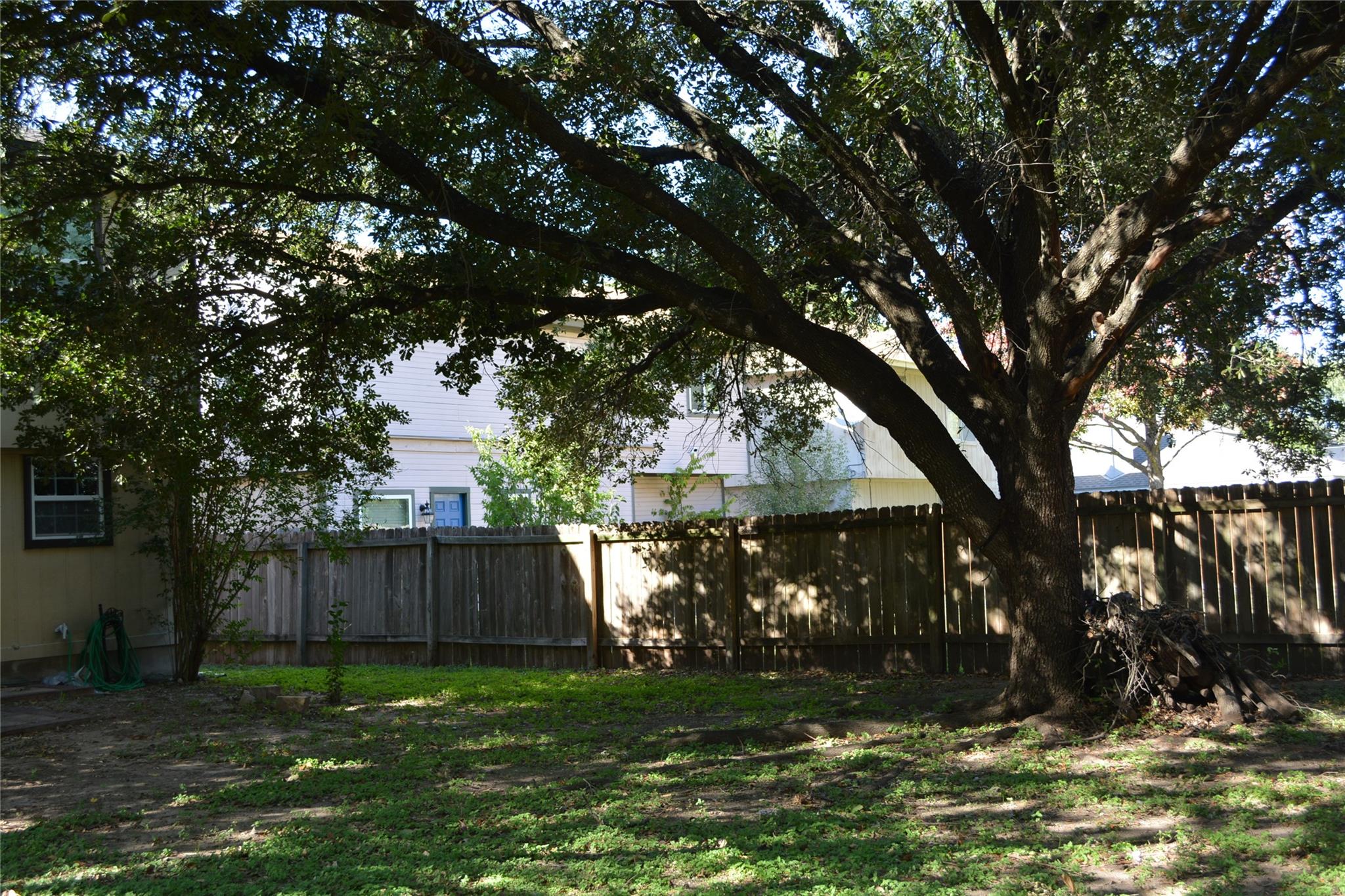 13703 Cambourne DR, Pflugerville, TX 78660 photo 2