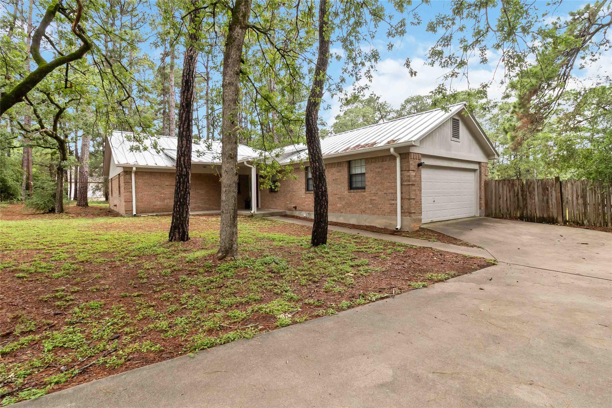 326 Pine View LOOP, Bastrop, TX 78602 photo 2