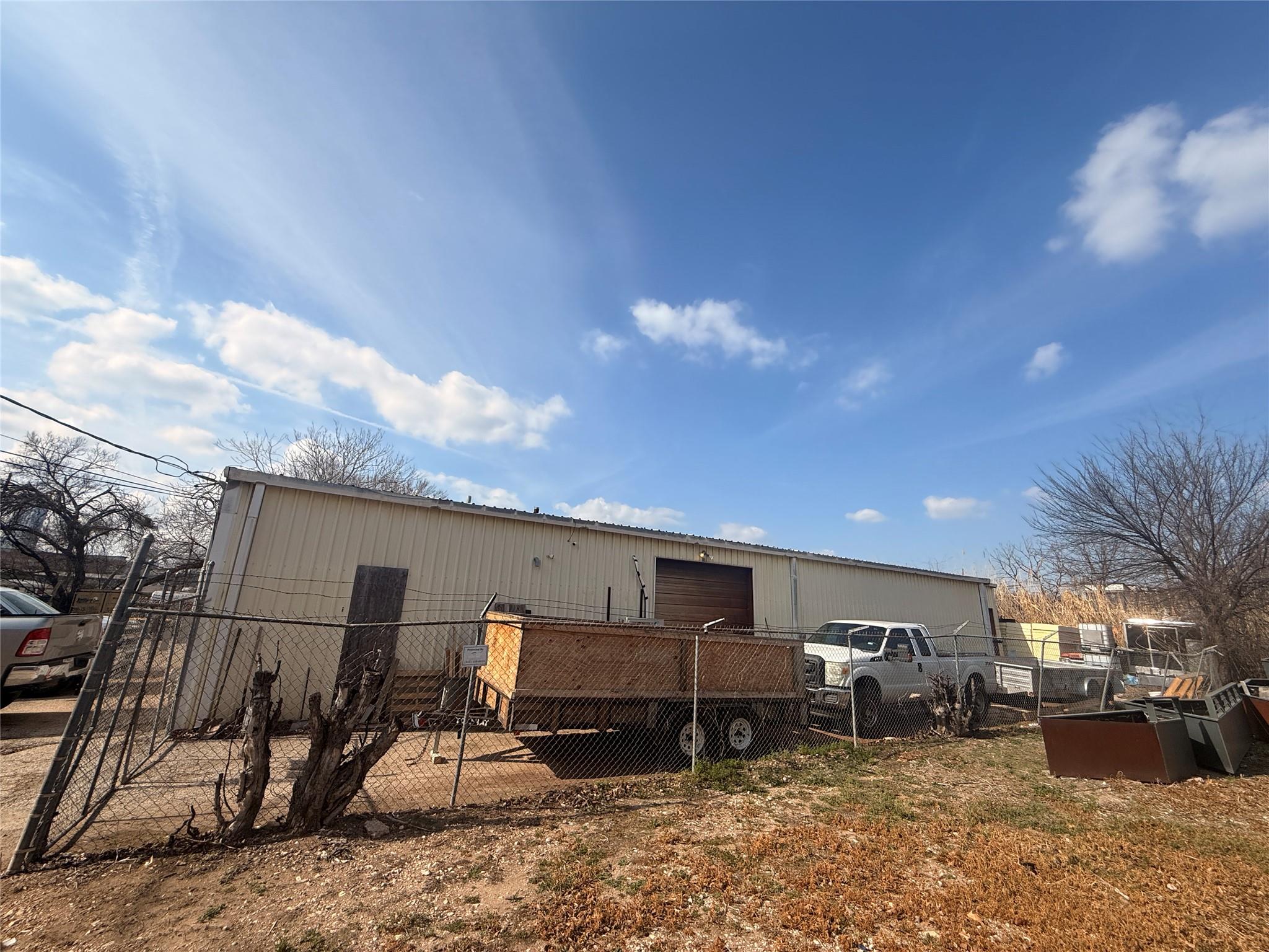 2406 Hidalgo ST, Austin, TX 78702 photo 3
