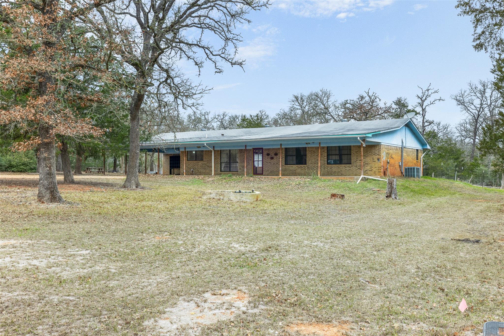 150 Turner LN, Paige, TX 78659 photo 2