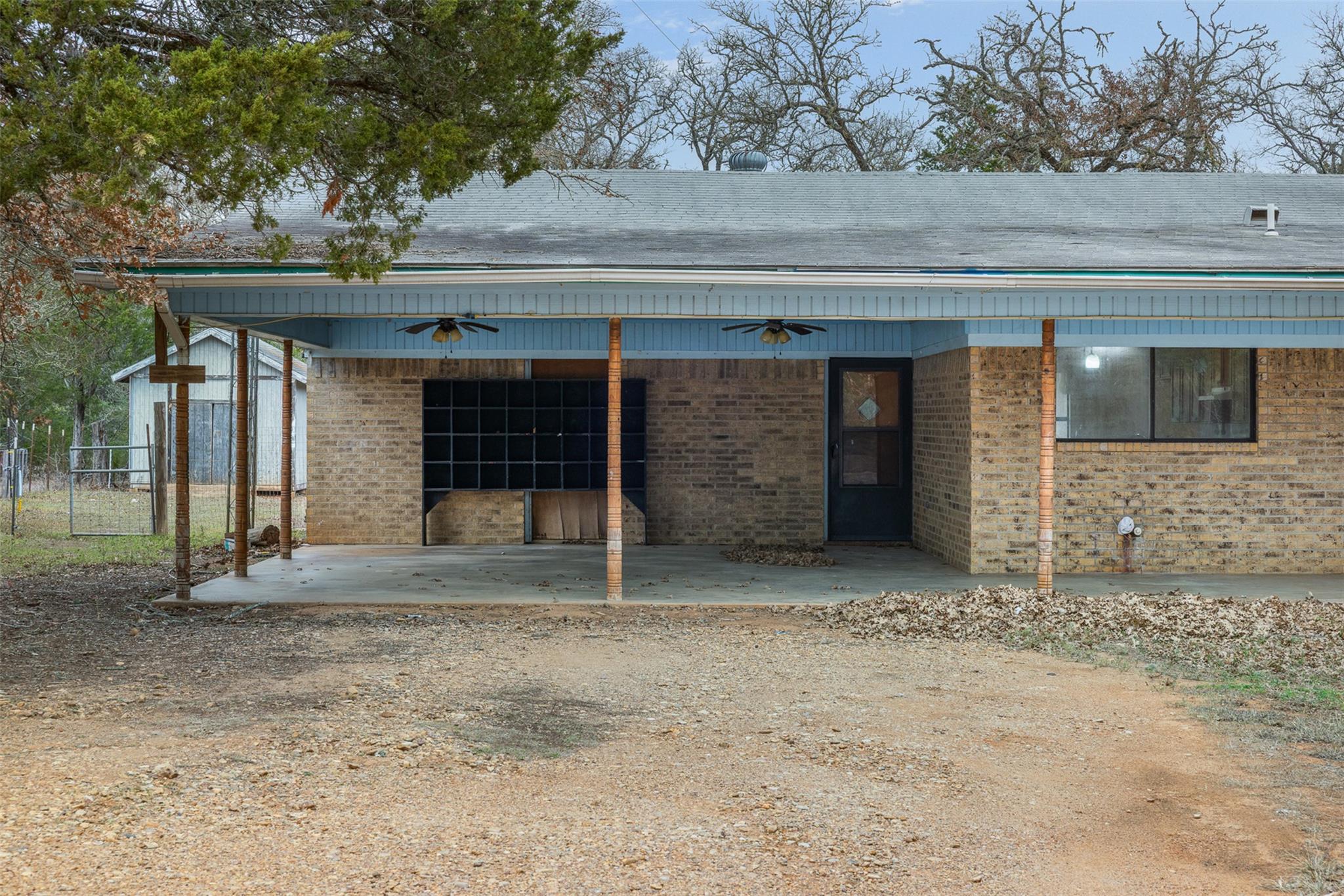 150 Turner LN, Paige, TX 78659 photo 3