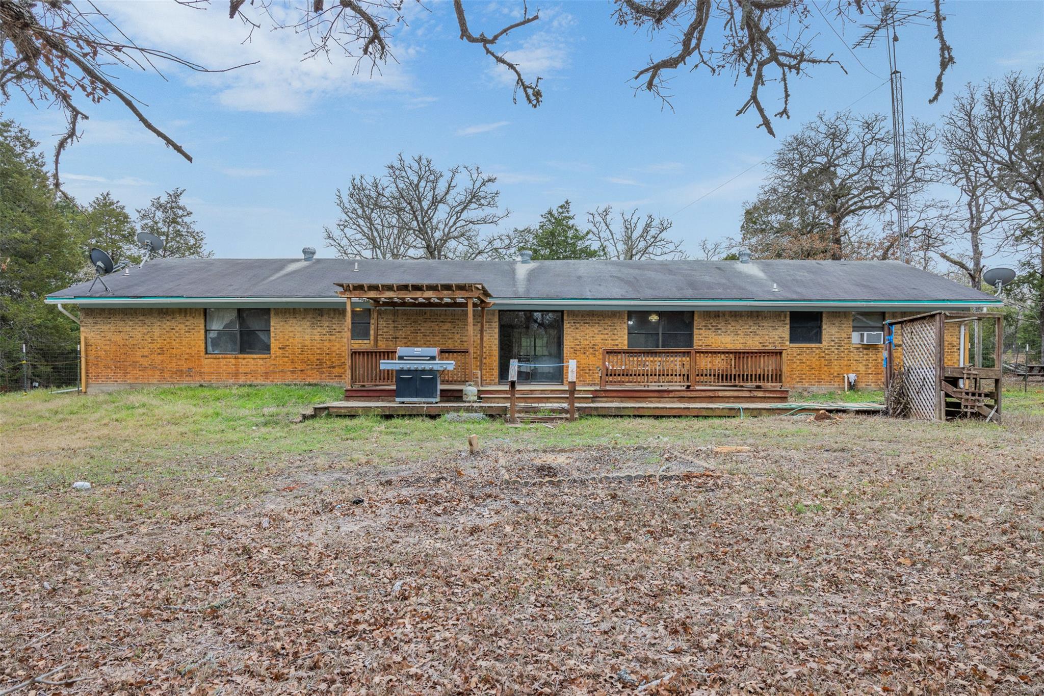 150 Turner LN, Paige, TX 78659 photo 4