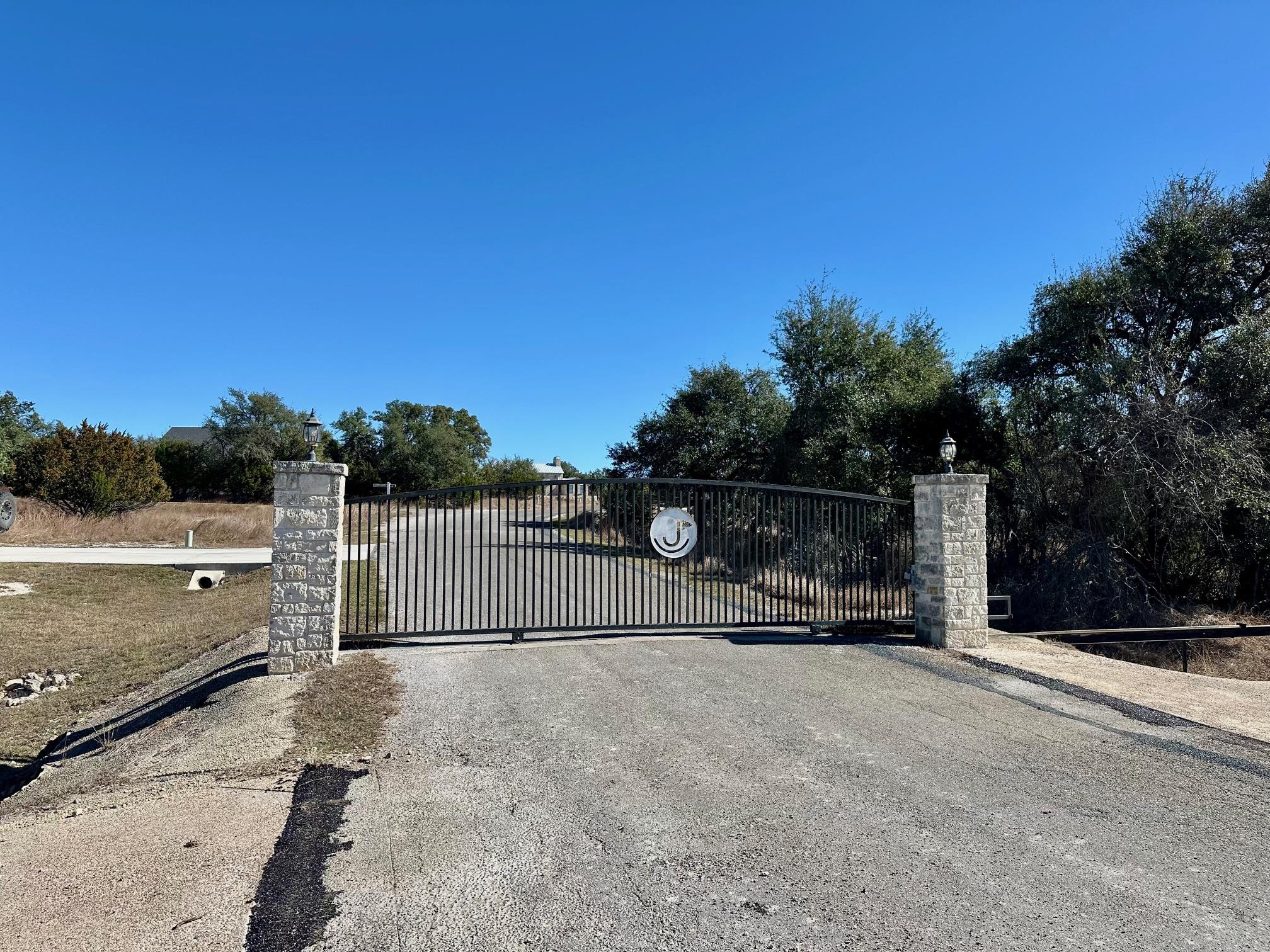 107 Jesse Stiff, Blanco, TX 78606 photo 2