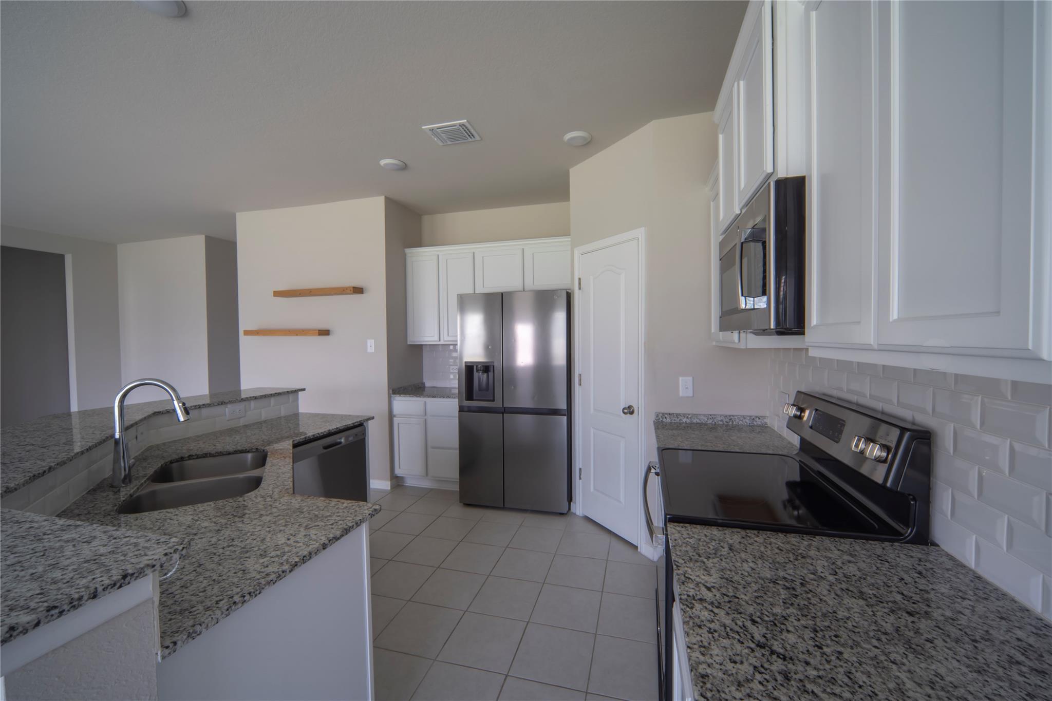 2208 Chia CT, Temple, TX 76501 photo 2