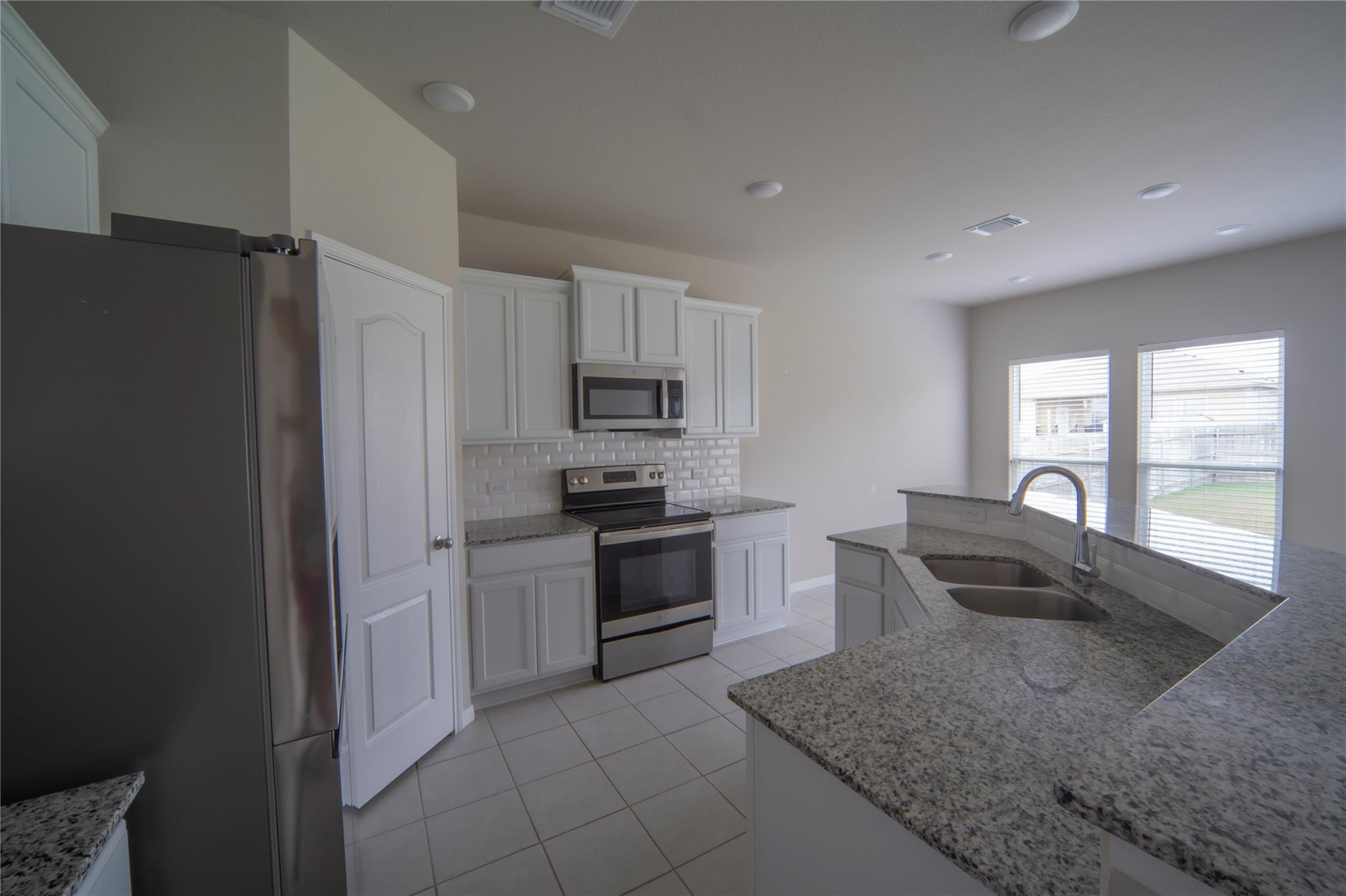 2208 Chia CT, Temple, TX 76501 photo 4