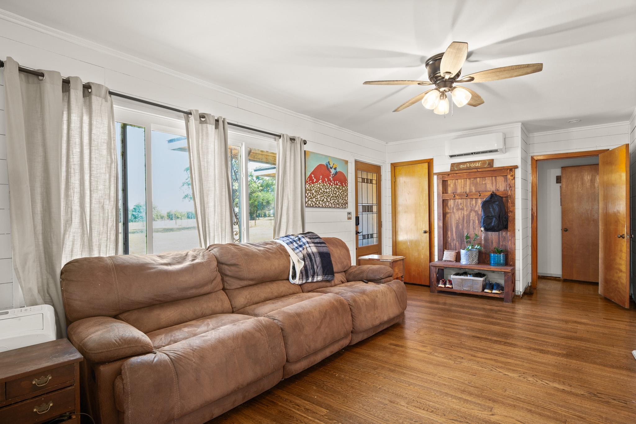 1099 Private Road 1061, Paige, TX 78659 photo 3