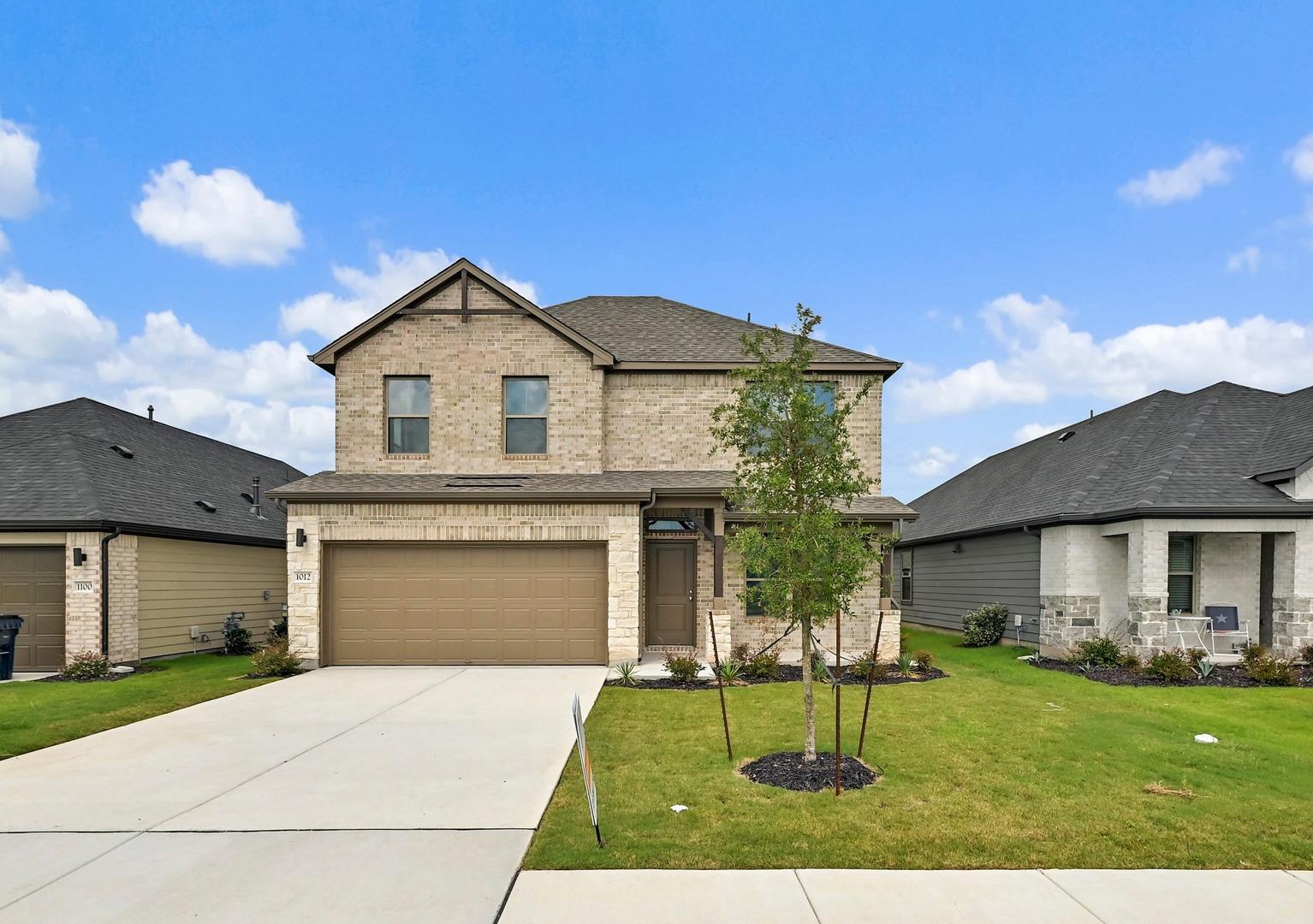 1012 Universal DR, Hutto, TX 78634 photo 2