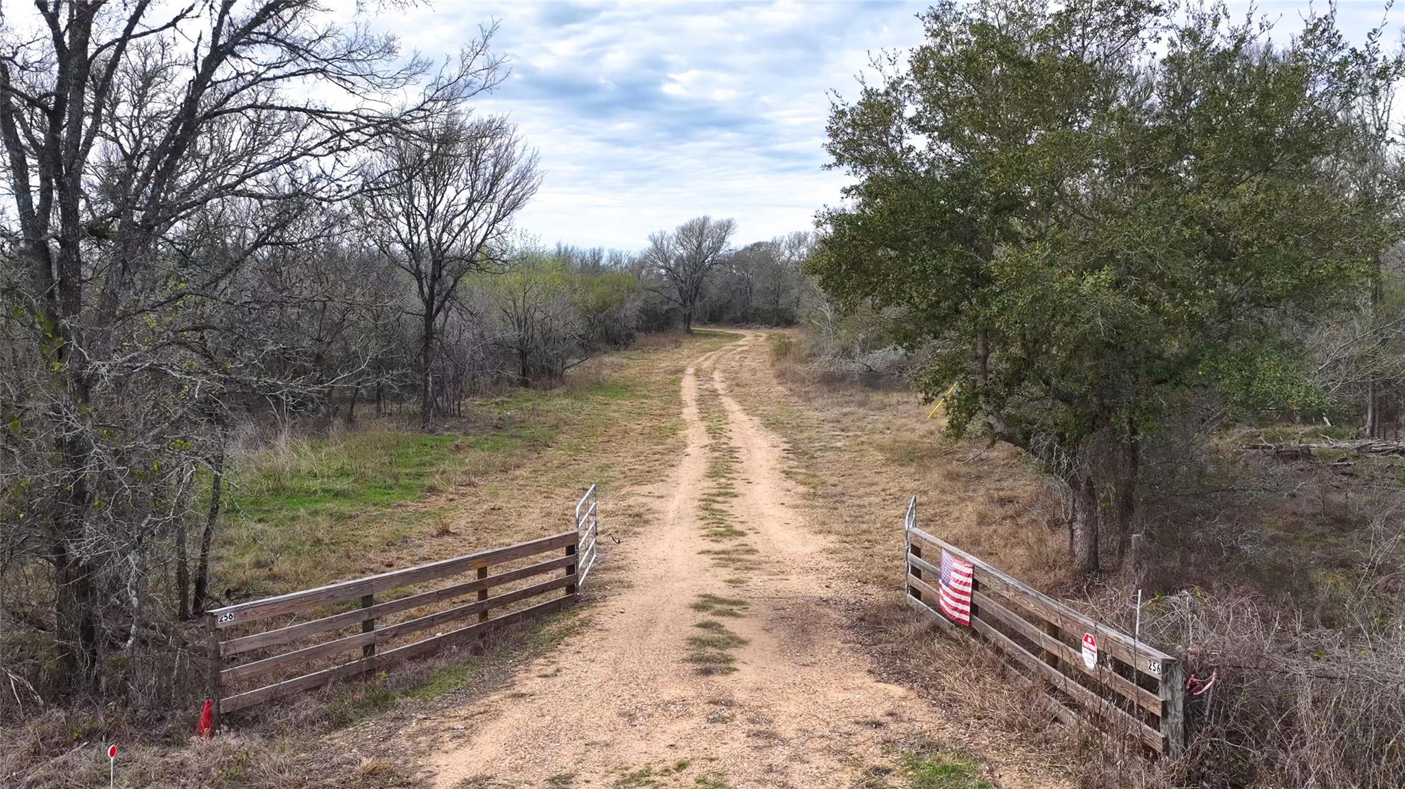 256 Greasy Bend RD, Smithville, TX 78957 photo 3