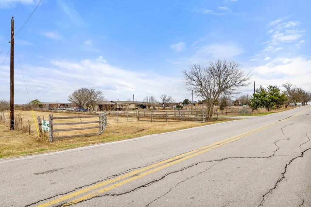 20646 Cameron RD, Coupland, TX 78615 photo 5