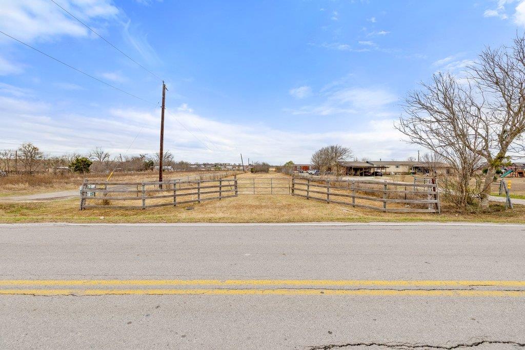 20646 Cameron RD, Coupland, TX 78615 photo 4