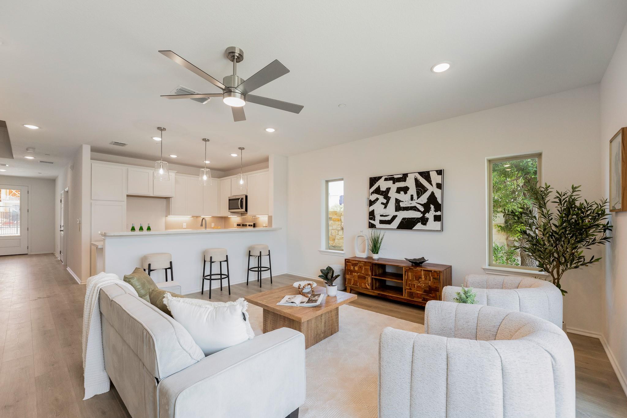 102 Tesla CIR, Round Rock, TX 78681 photo 3