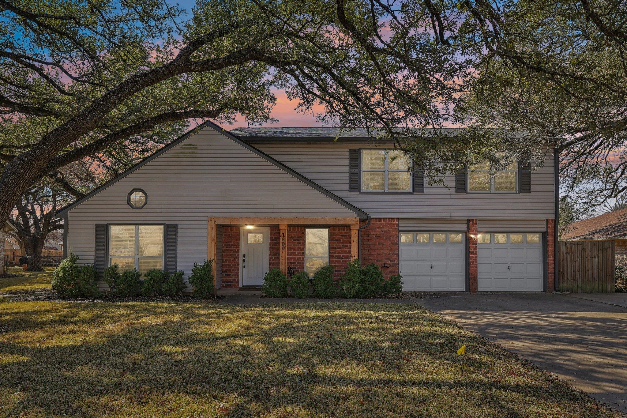 1600 Wood Rock DR, Round Rock, TX 78681 photo 2