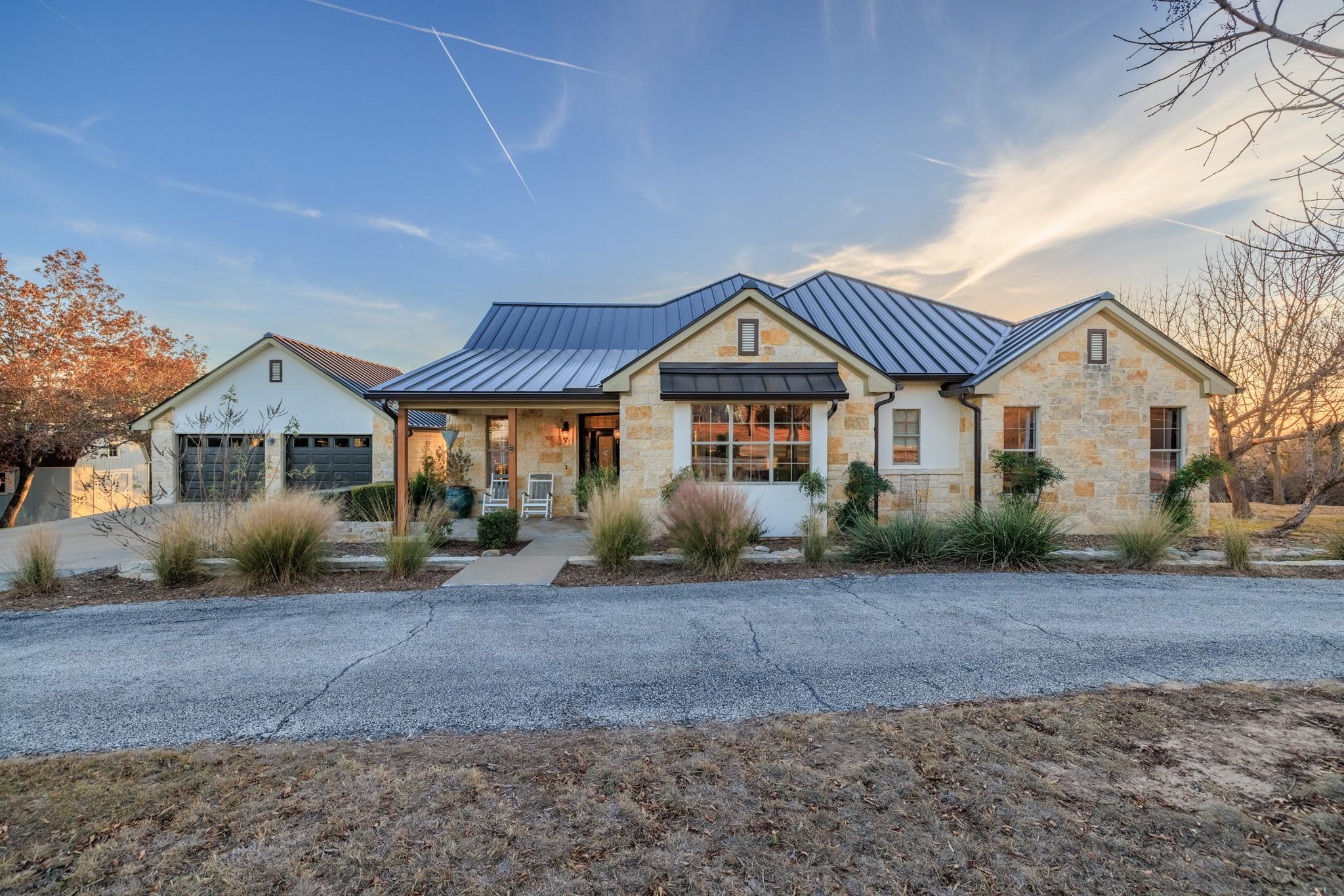 169 Royal Oaks Hill, Fredericksburg, TX 78624 photo 3