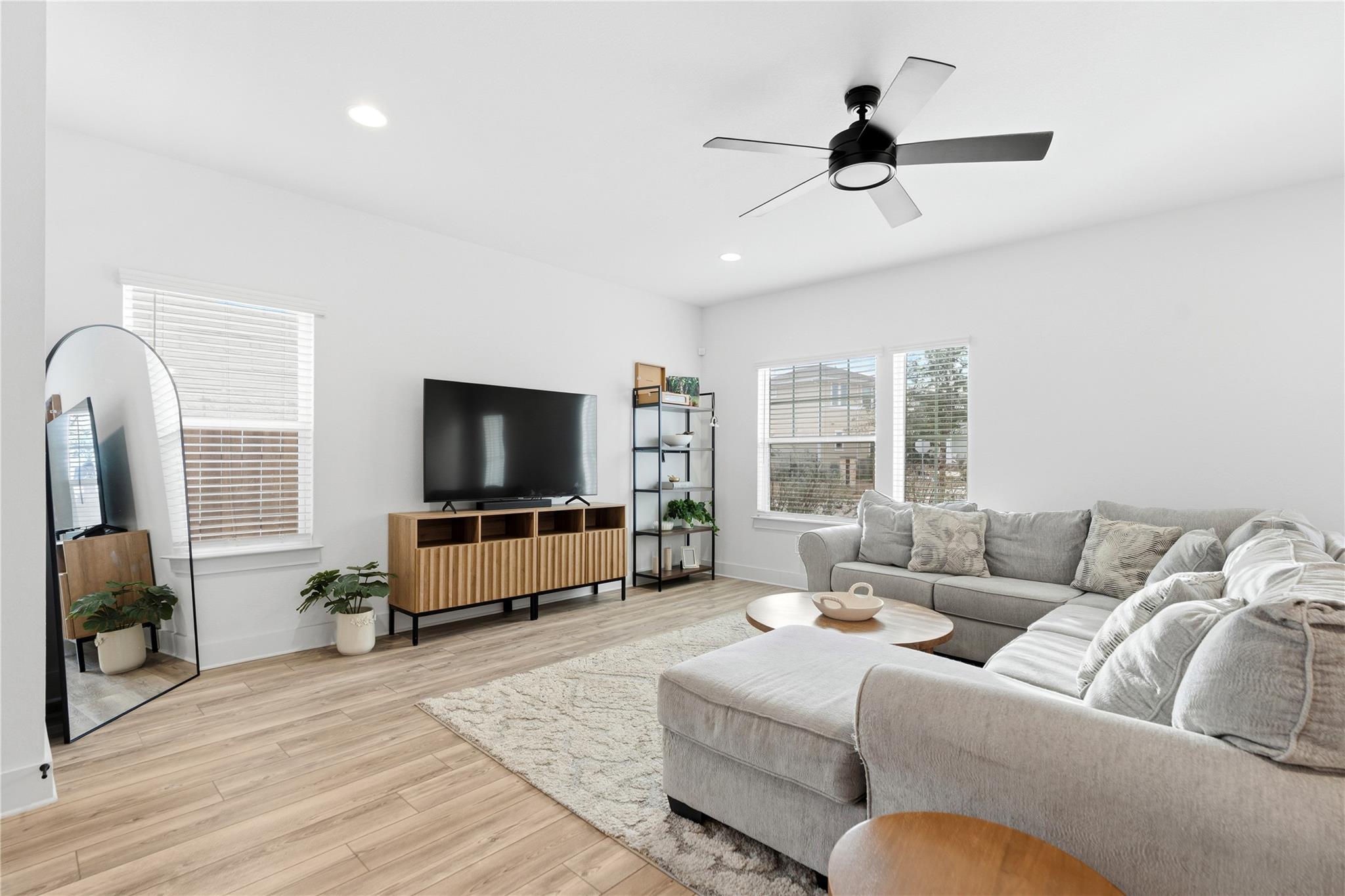 9115 Looksee LN, Austin, TX 78744 photo 3