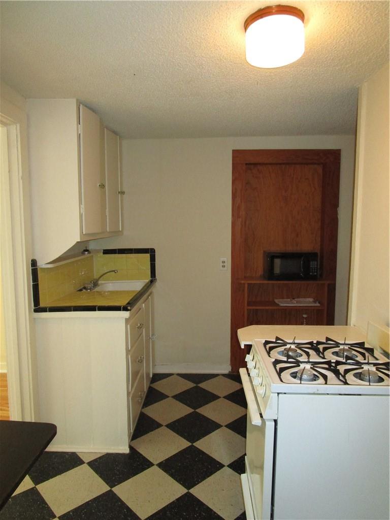 908 22nd ST #E, Austin, TX 78705 photo 3