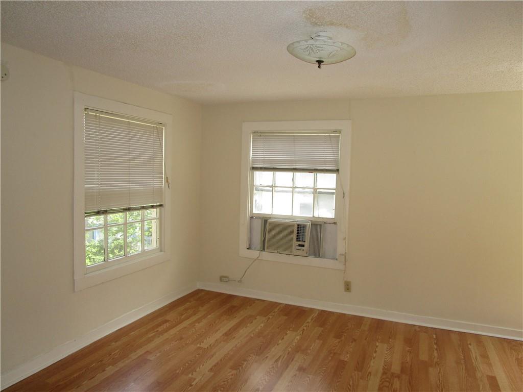 908 22nd ST #E, Austin, TX 78705 photo 4