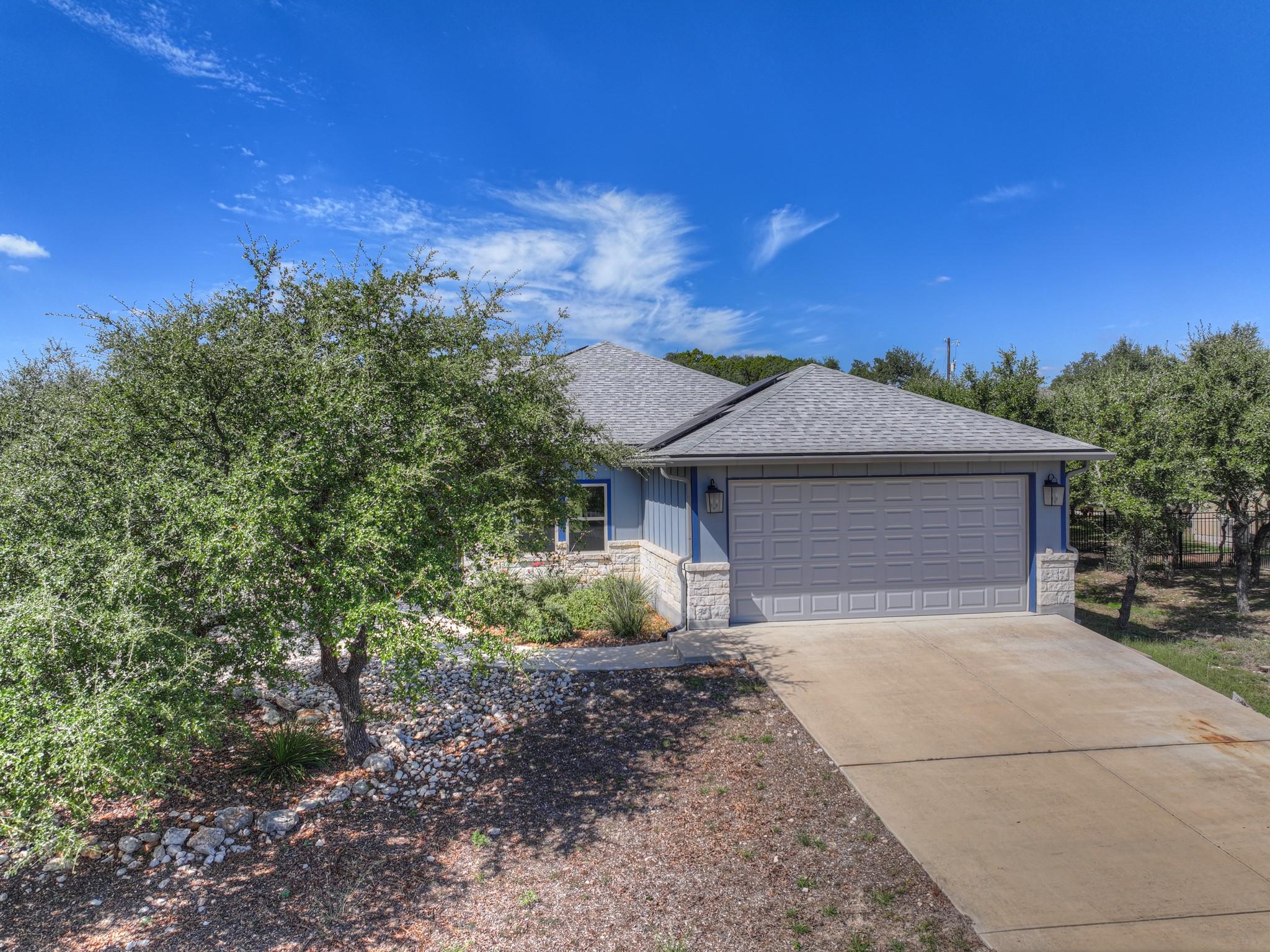 381 Monarch, Canyon Lake, TX 78133 photo 2
