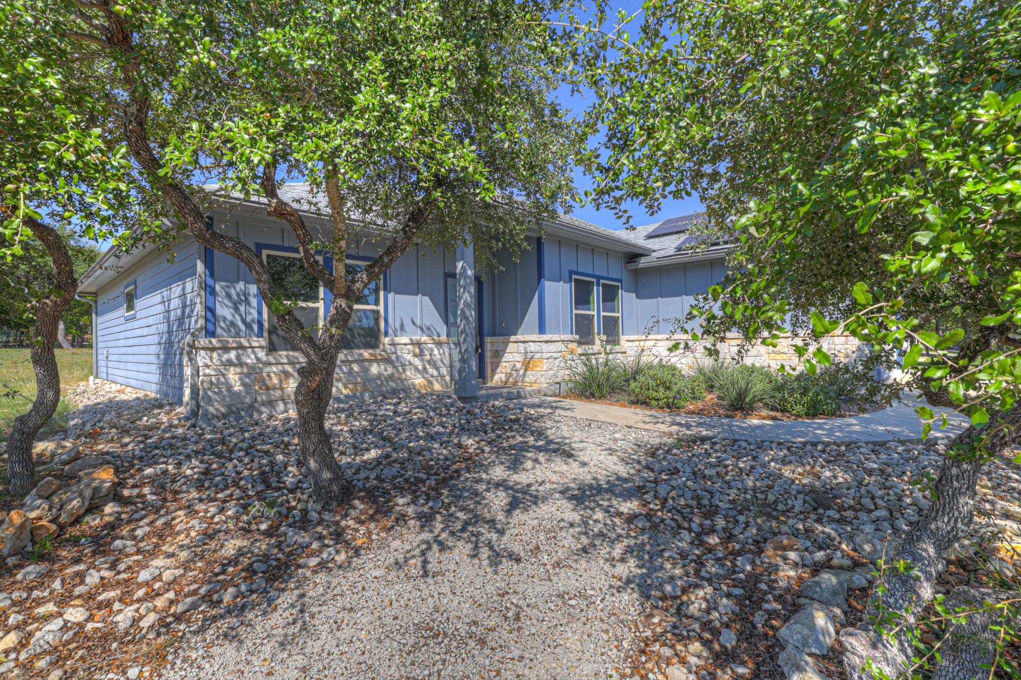381 Monarch, Canyon Lake, TX 78133 photo 4