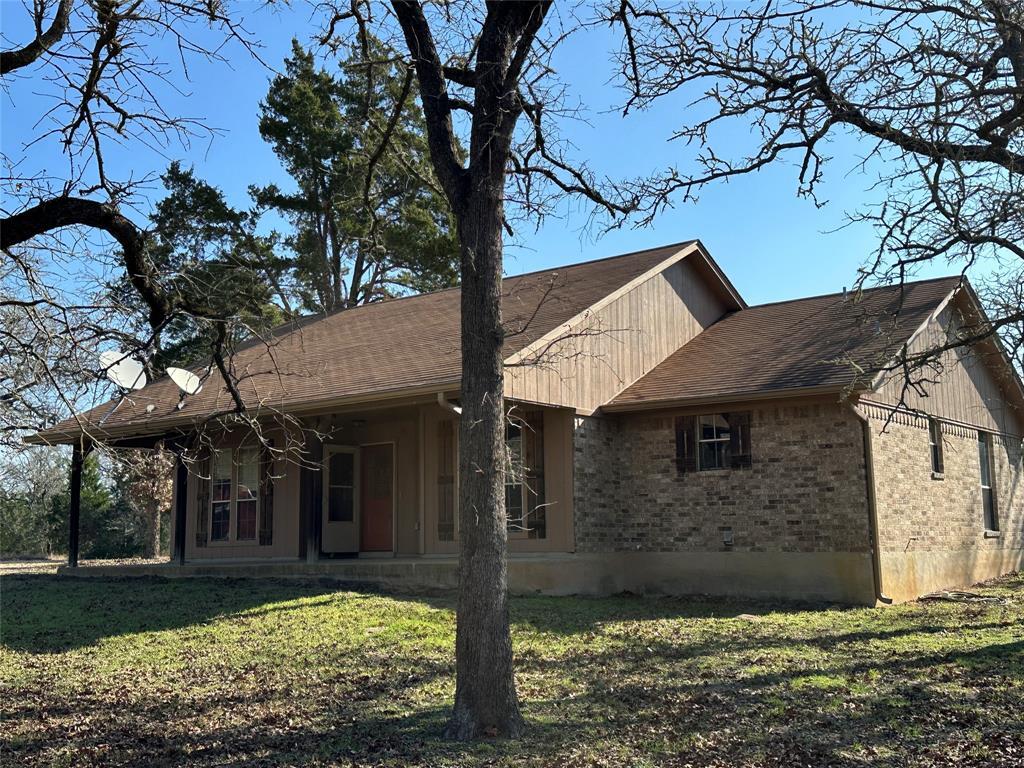 1047 Private Road 3022, Elgin, TX 78621 photo 2