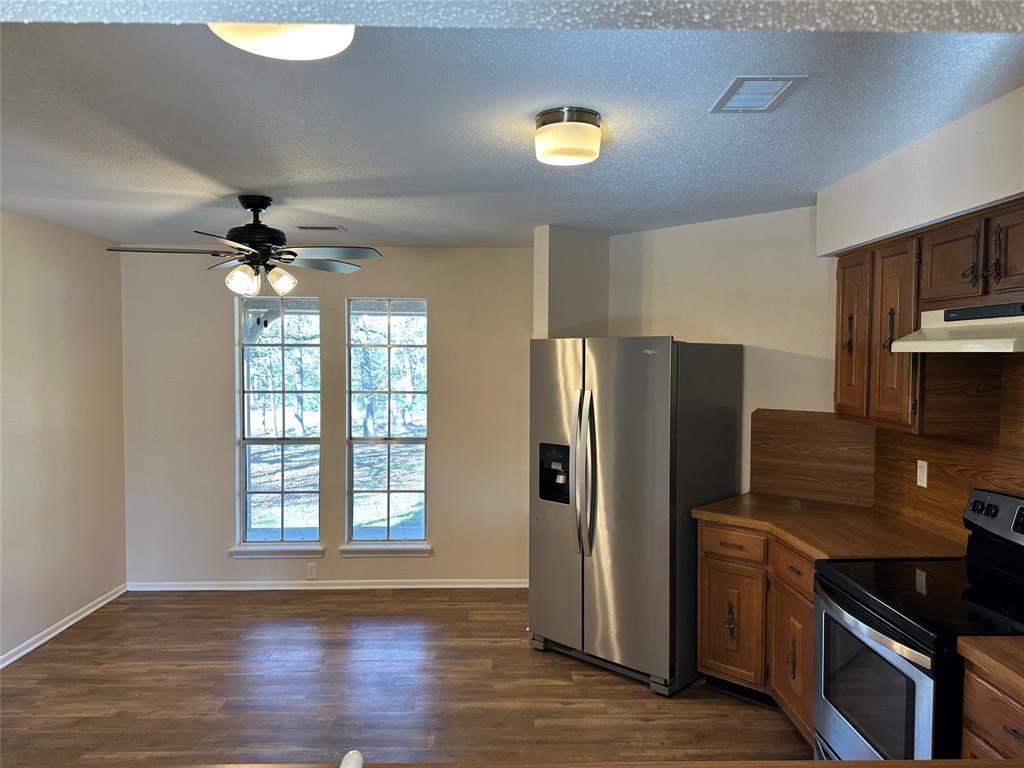 1047 Private Road 3022, Elgin, TX 78621 photo 5