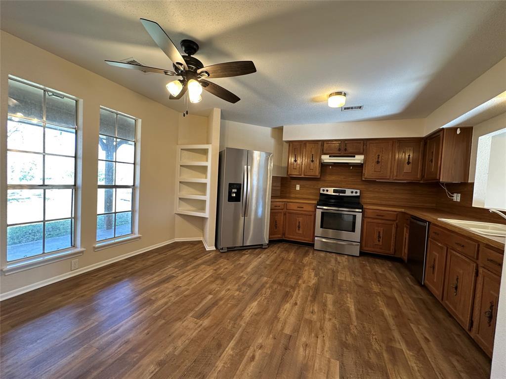 1047 Private Road 3022, Elgin, TX 78621 photo 4
