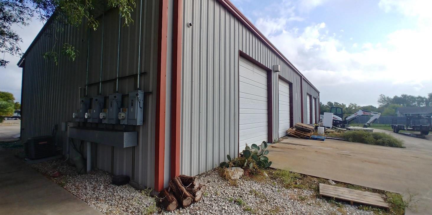 623 Front ST #2100, Hutto, TX 78634 photo 2